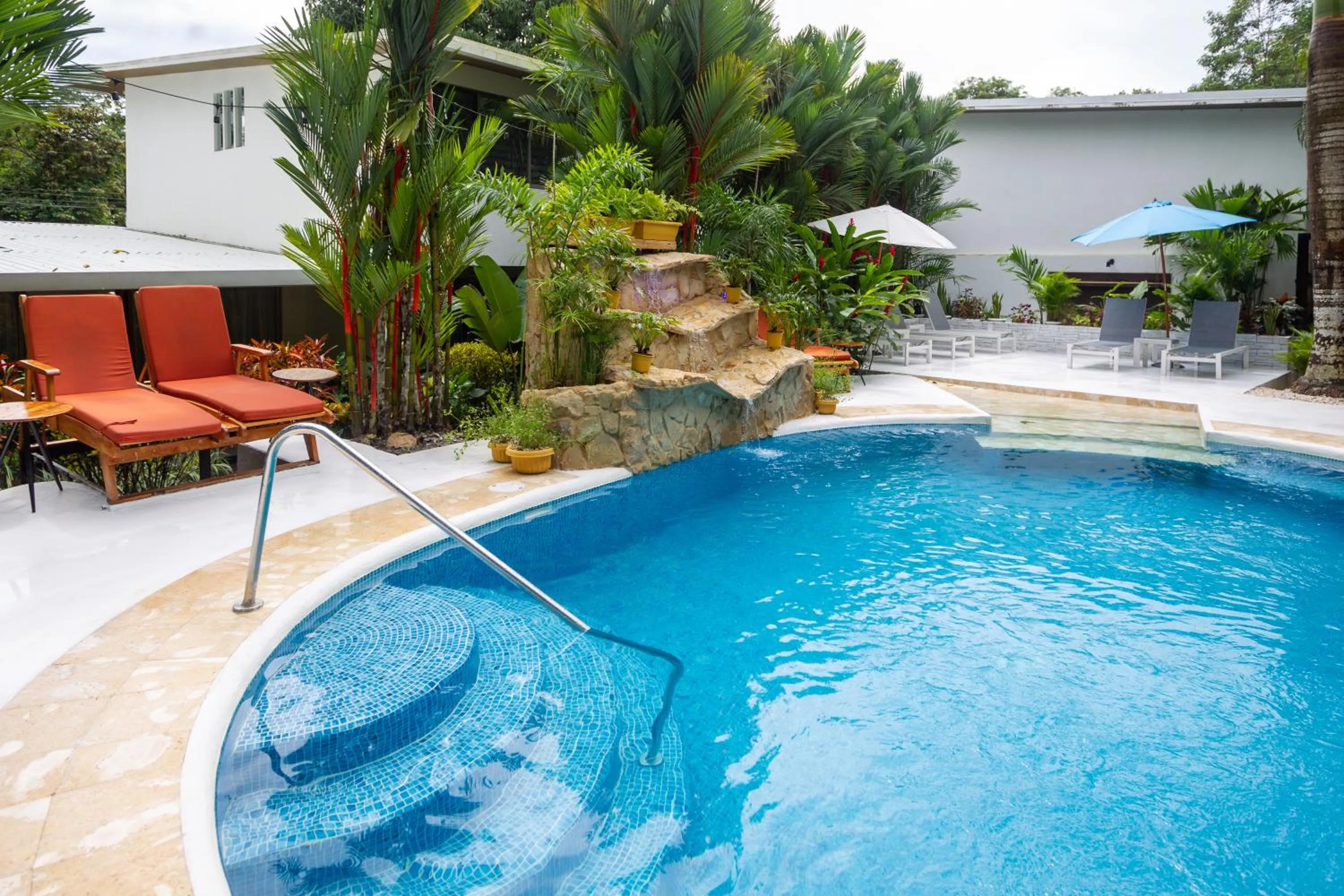 Swimming pool in La Vela Boutique Hotel