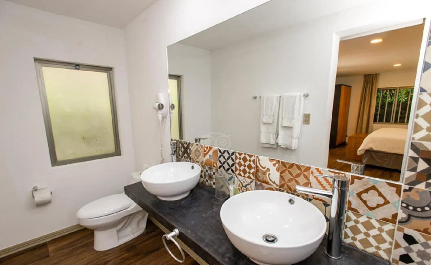 Bathroom in La Vela Boutique Hotel