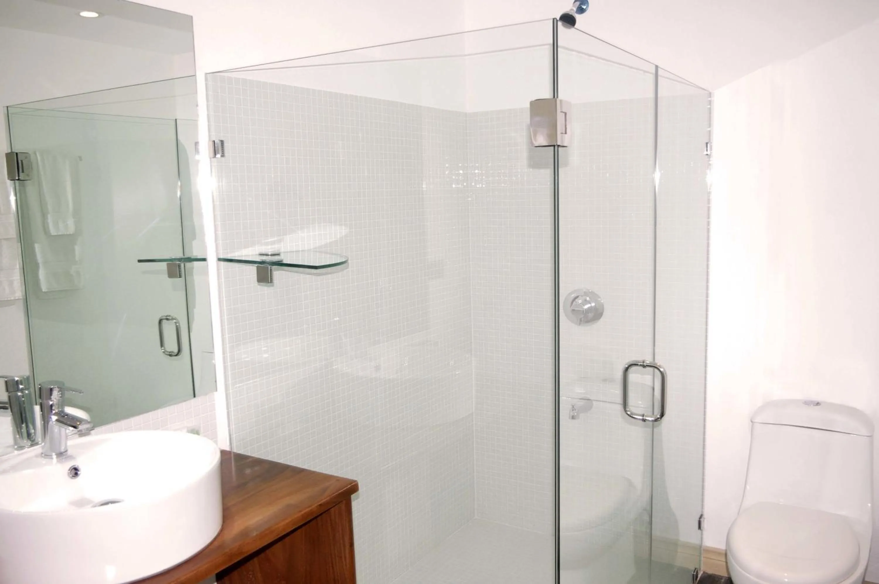 Bathroom in La Vela Boutique Hotel