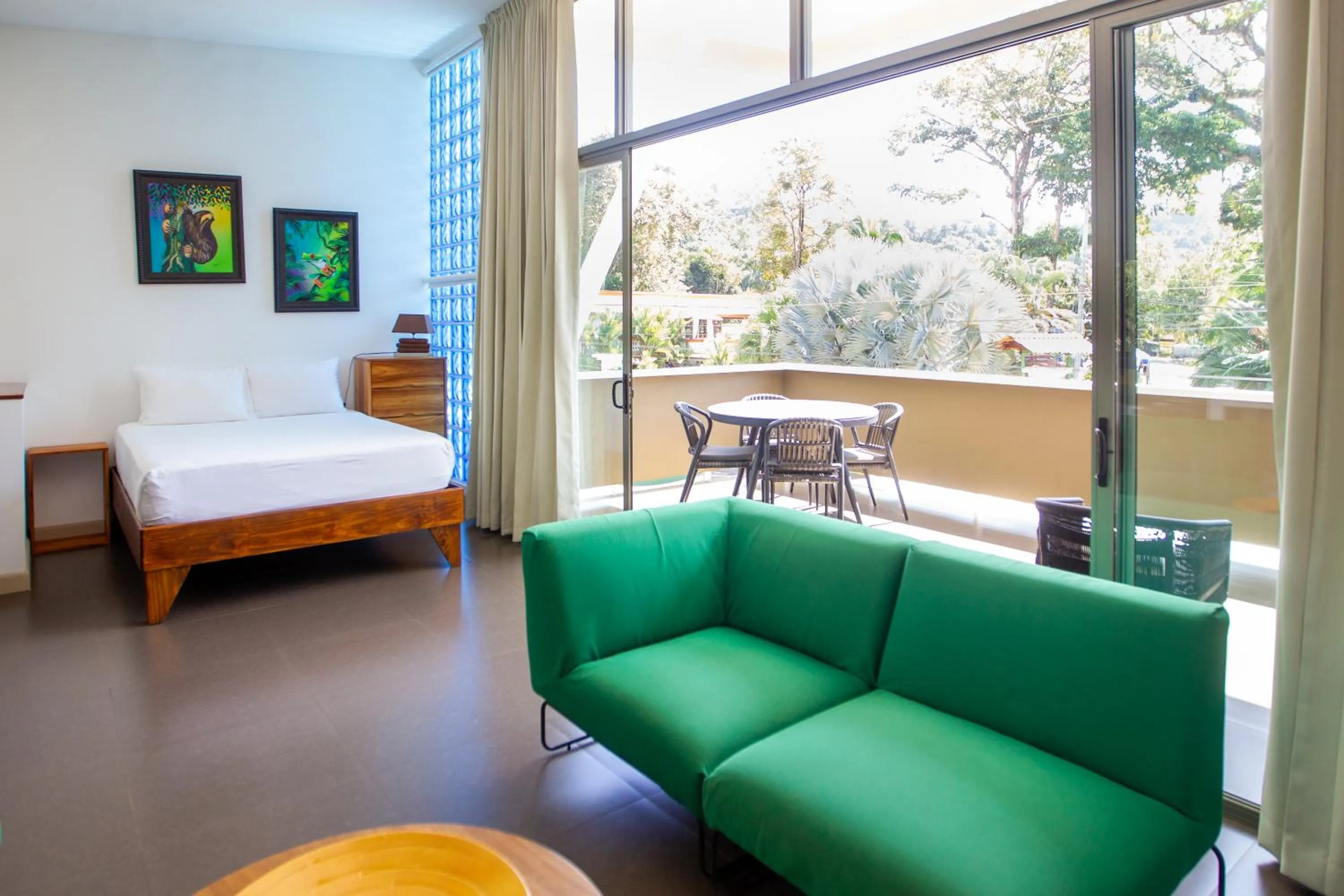 Balcony/Terrace, Bed in La Vela Boutique Hotel