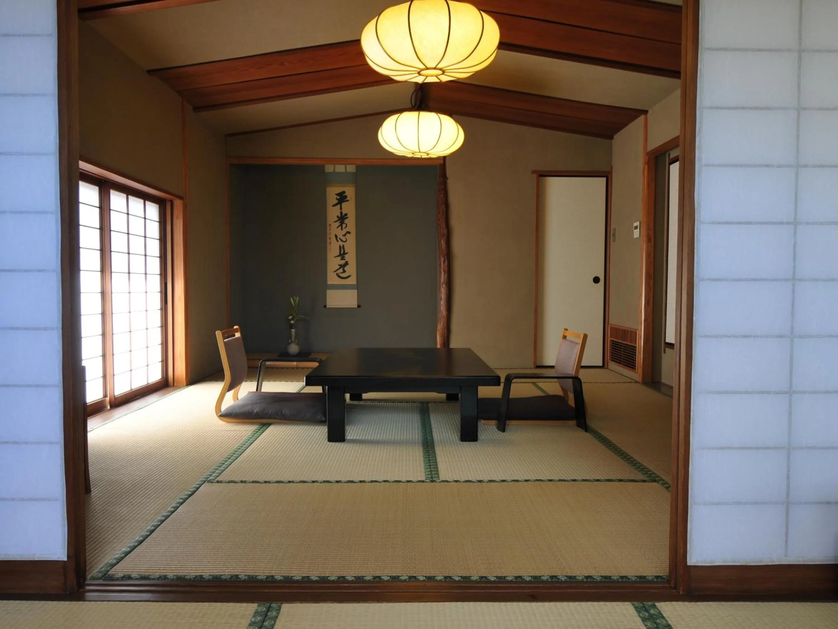 Photo of the whole room in Atami Sekitei