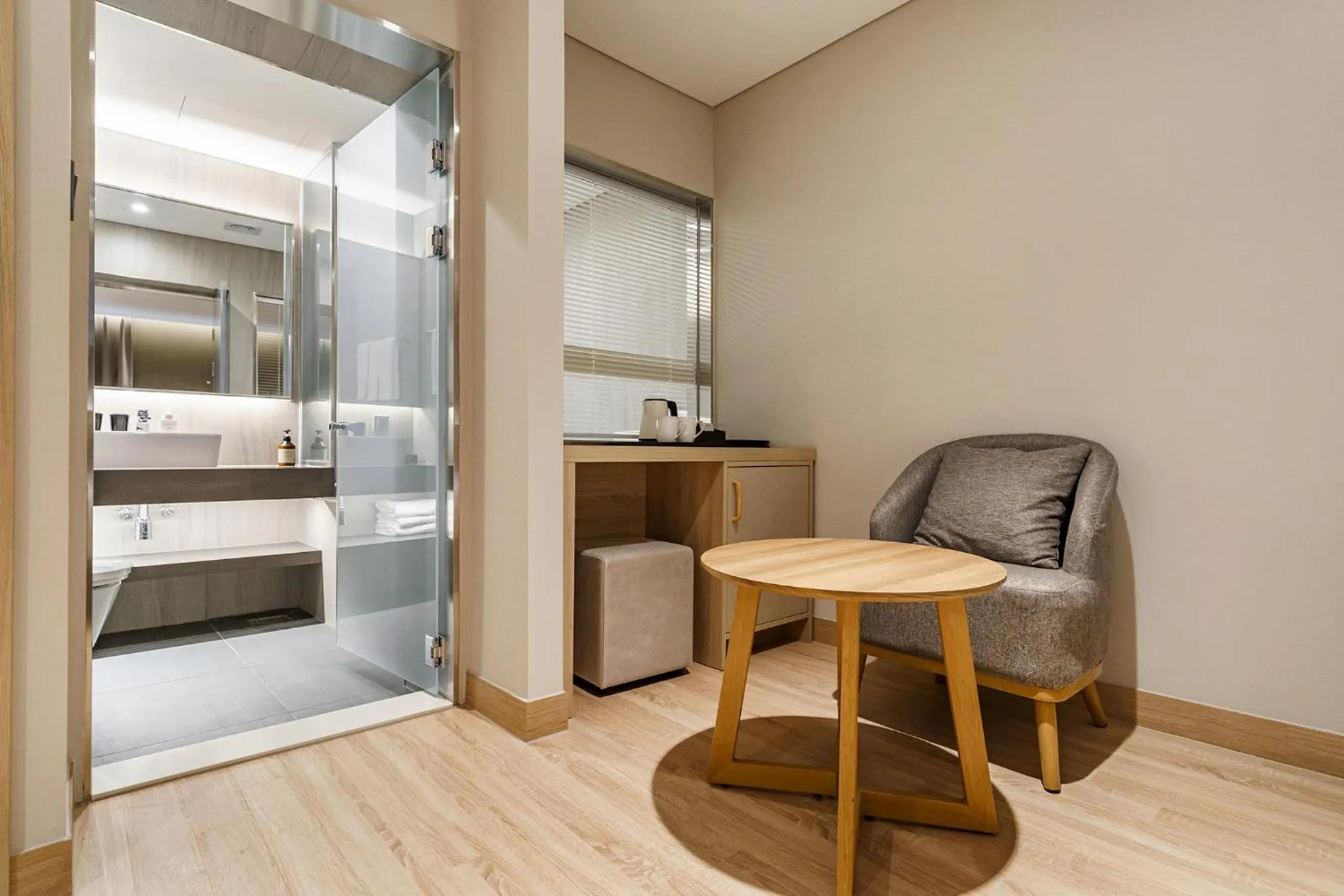 Living room, Bed in Hotel Foret The Spa