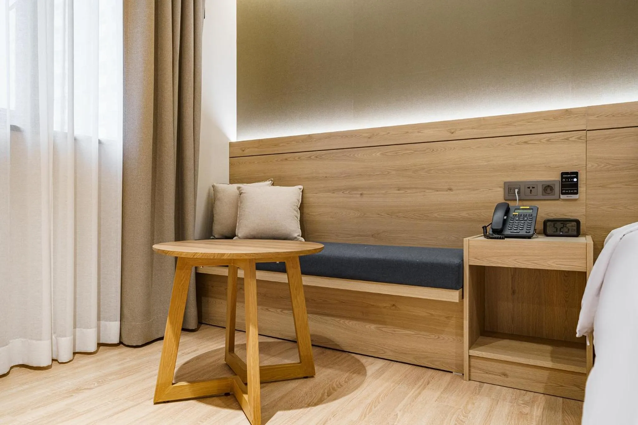 Living room, Bed in Hotel Foret The Spa