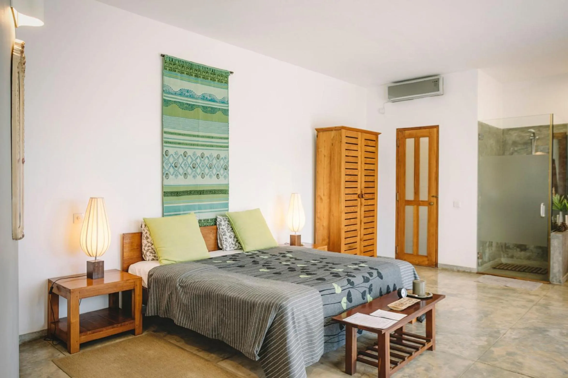 Photo of the whole room, Bed in Highland Villa