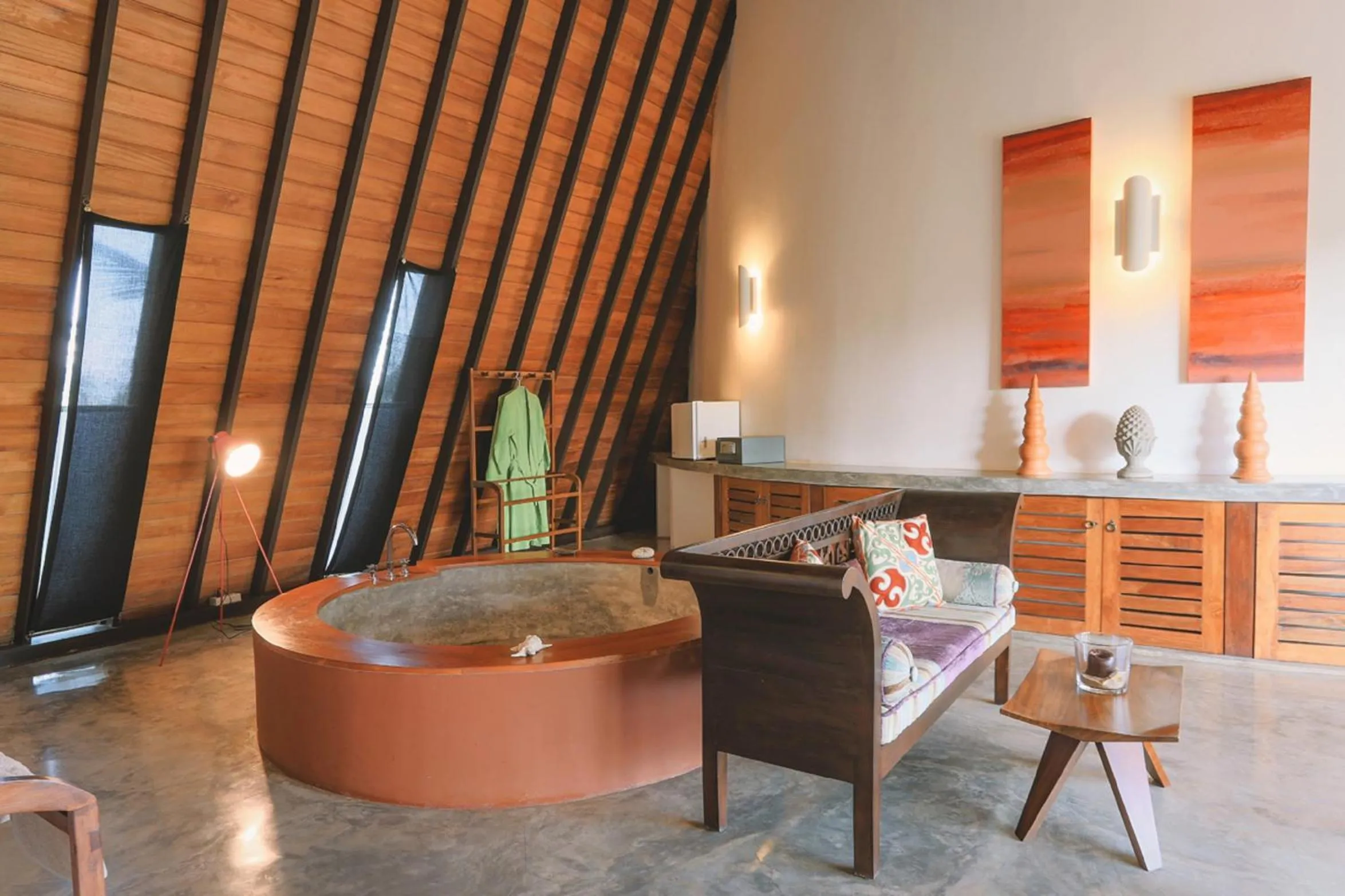 Area and facilities in Highland Villa