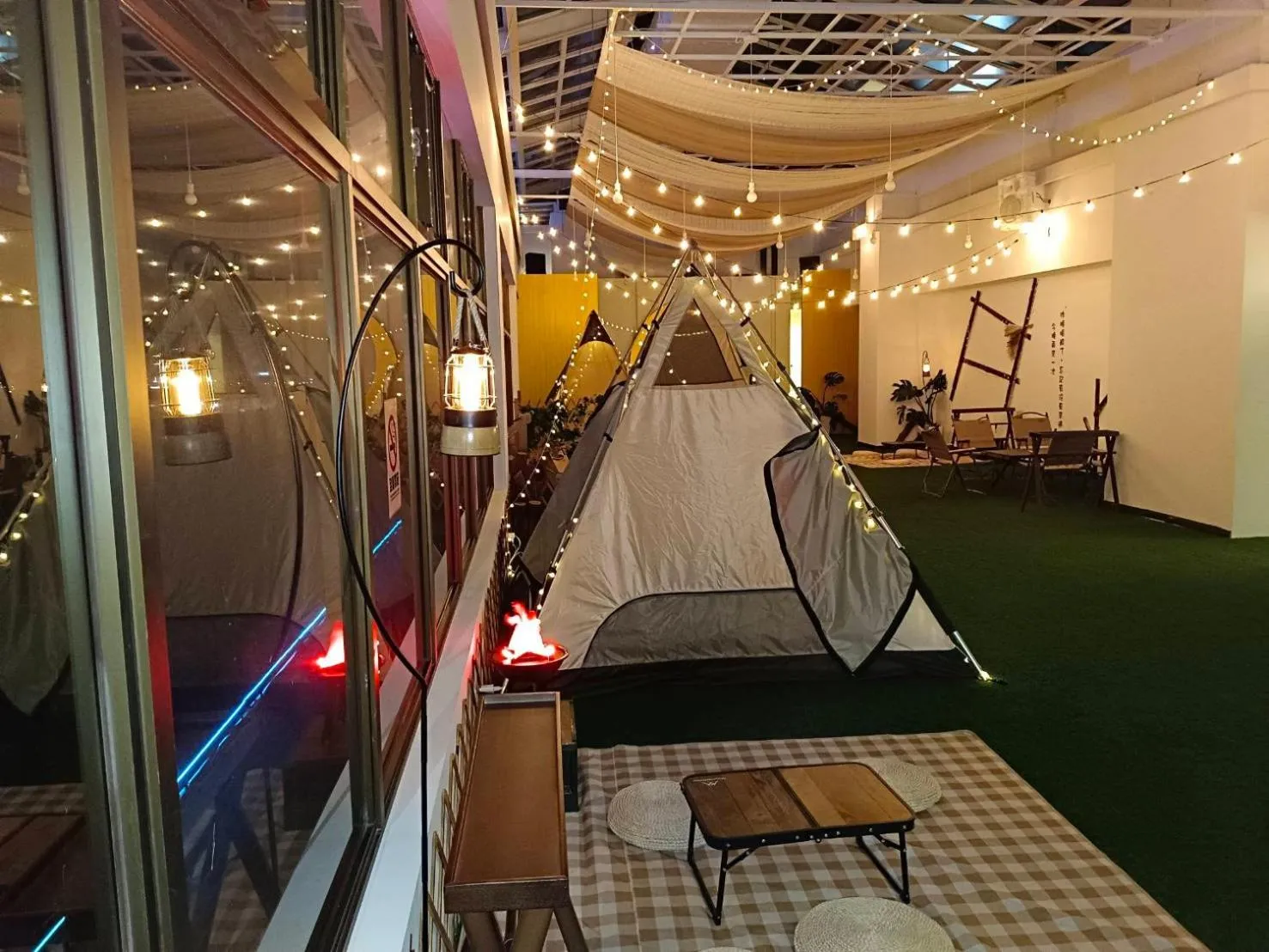 Lounge or bar in Tsun Huang Hotel