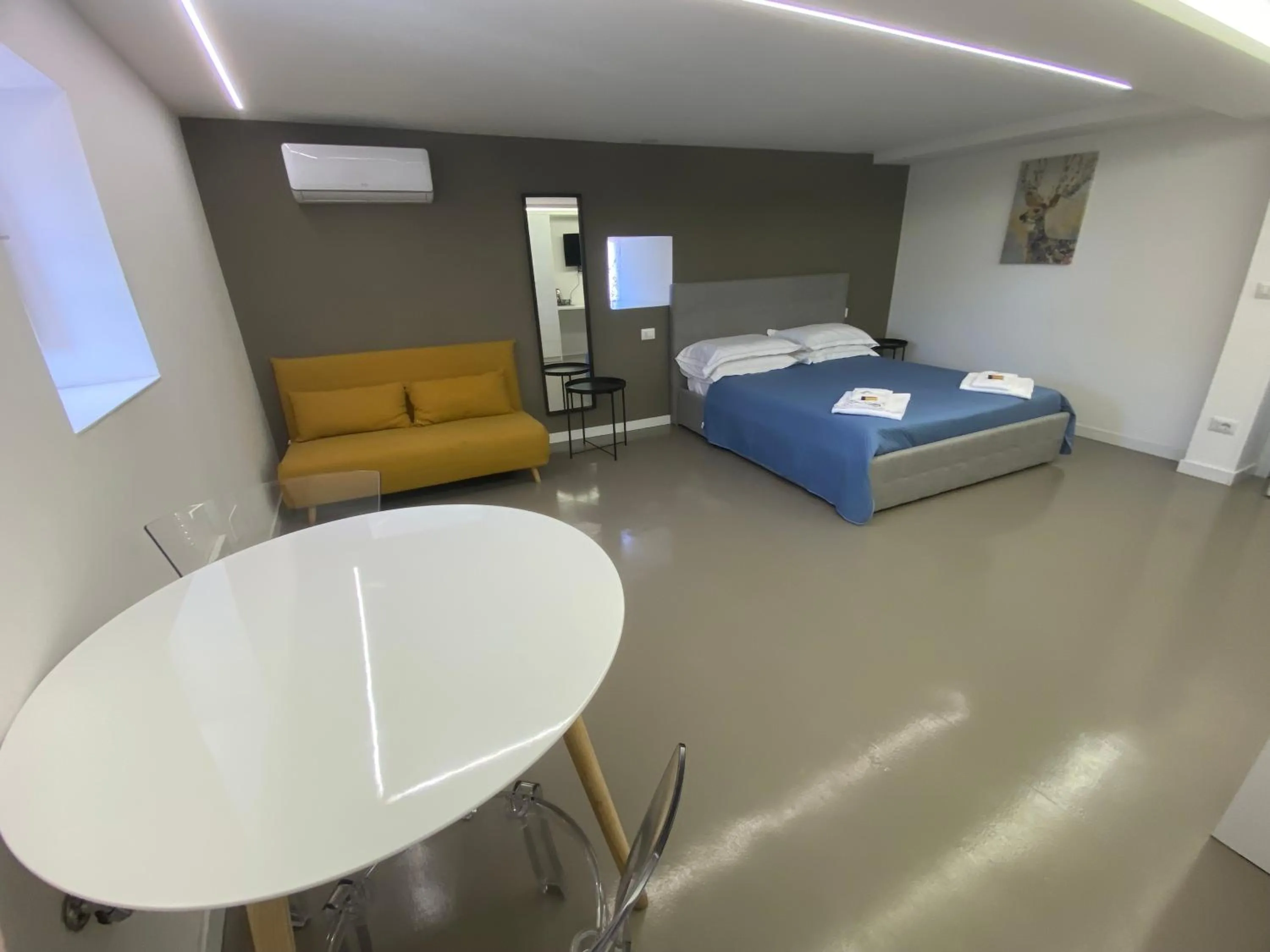 Photo of the whole room, Bed in B&B Suite Cutelli