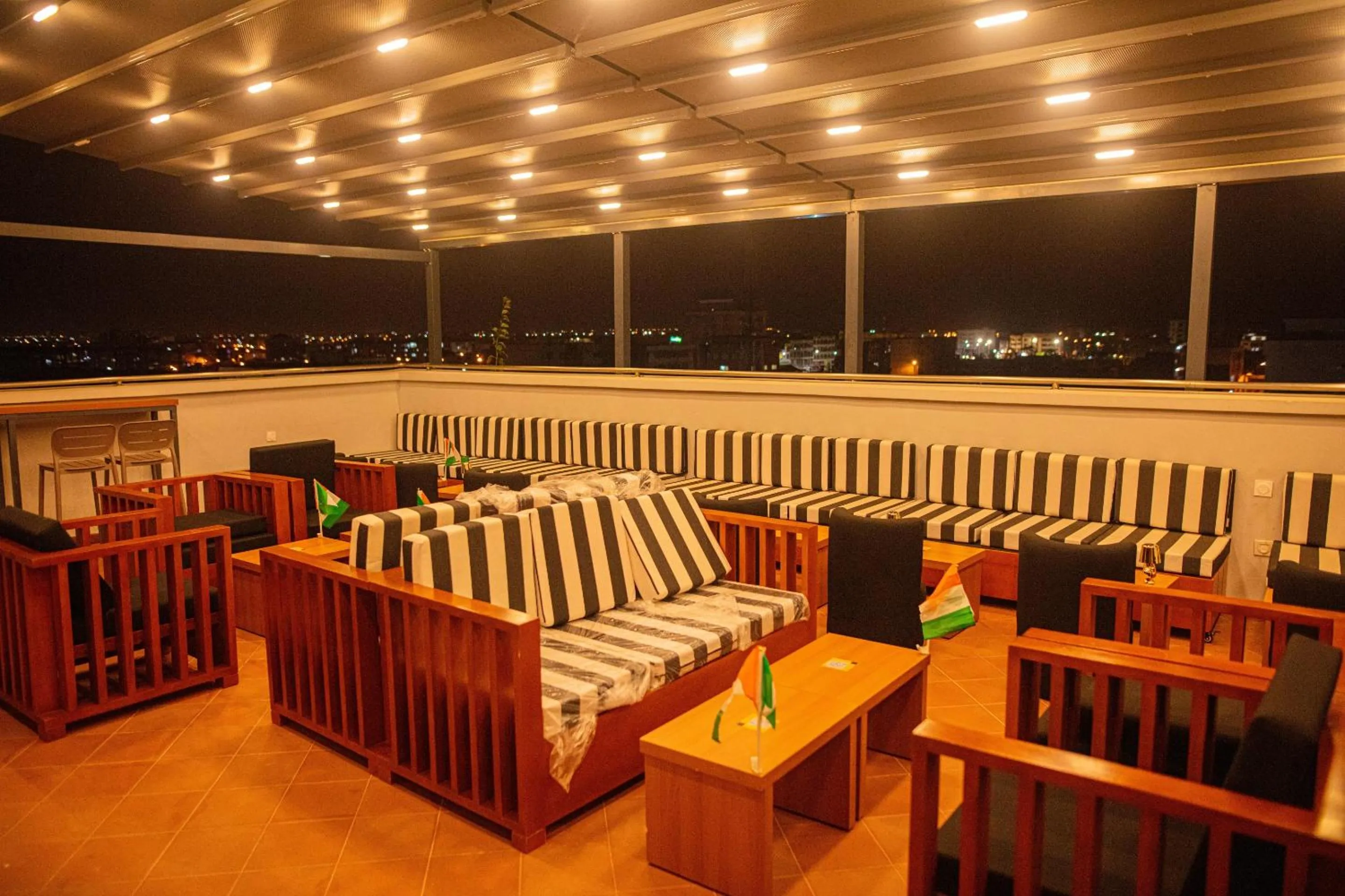 Lounge or bar in The Six