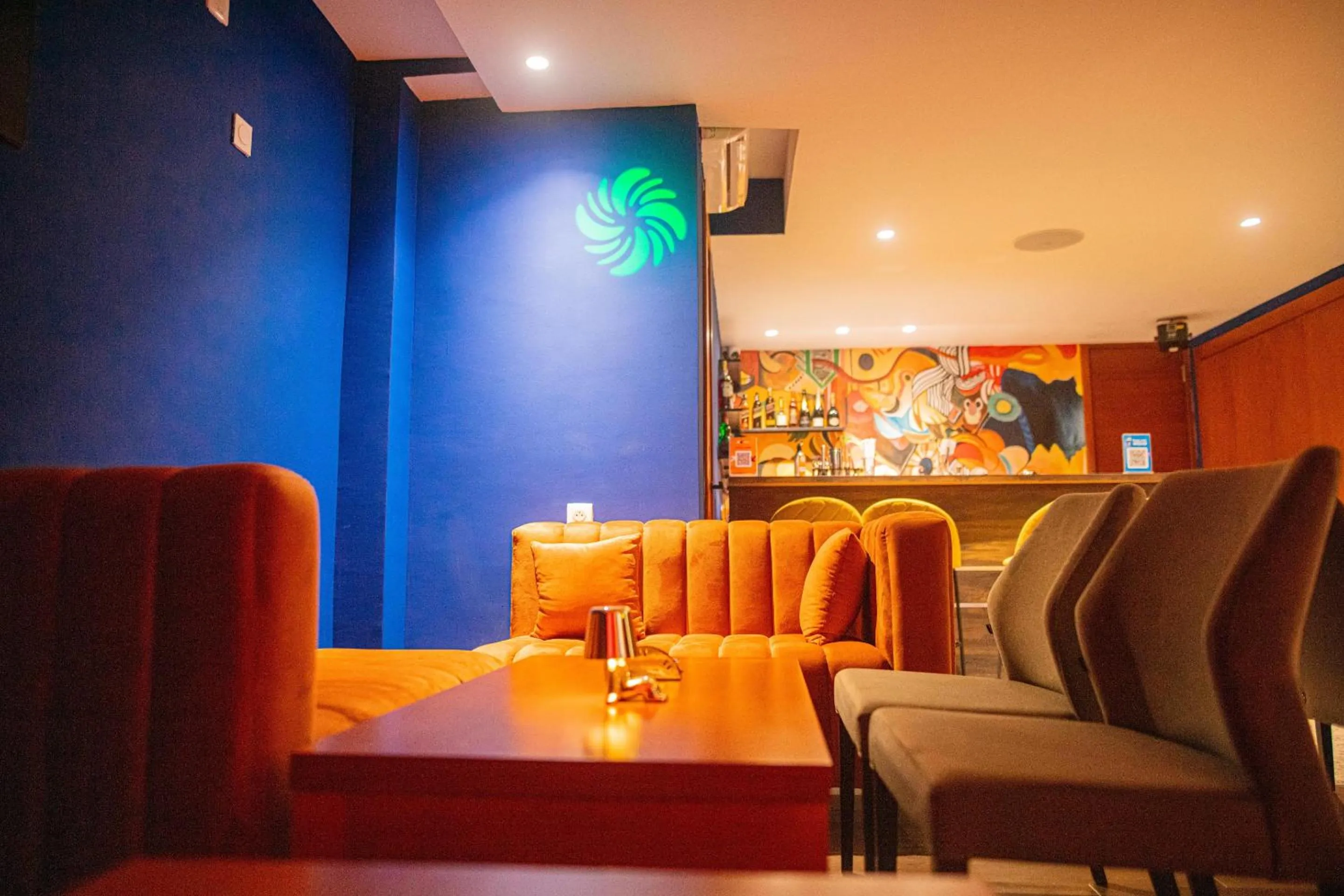 Lounge or bar in The Six