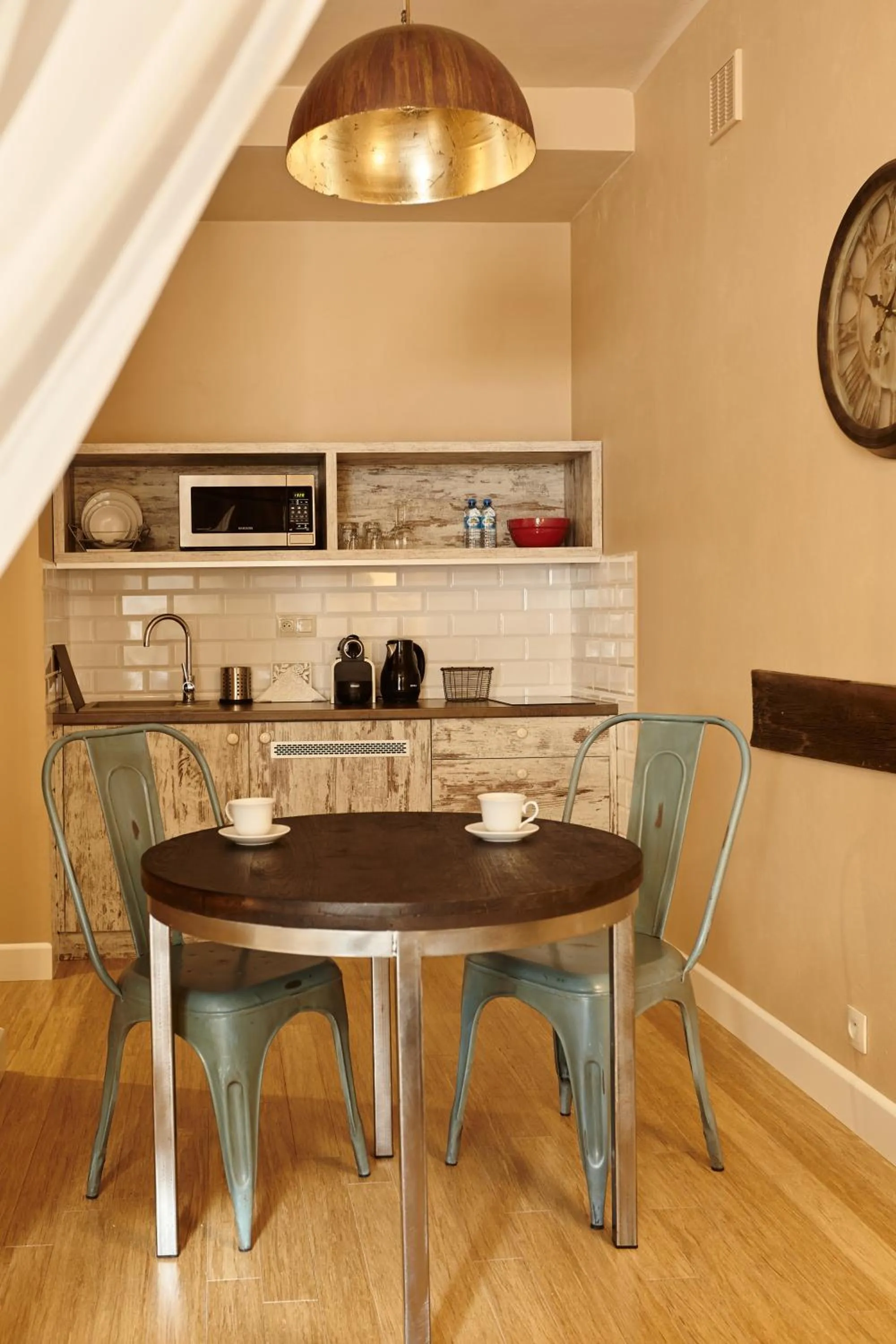 Dining area in SleepWell Ordynacka