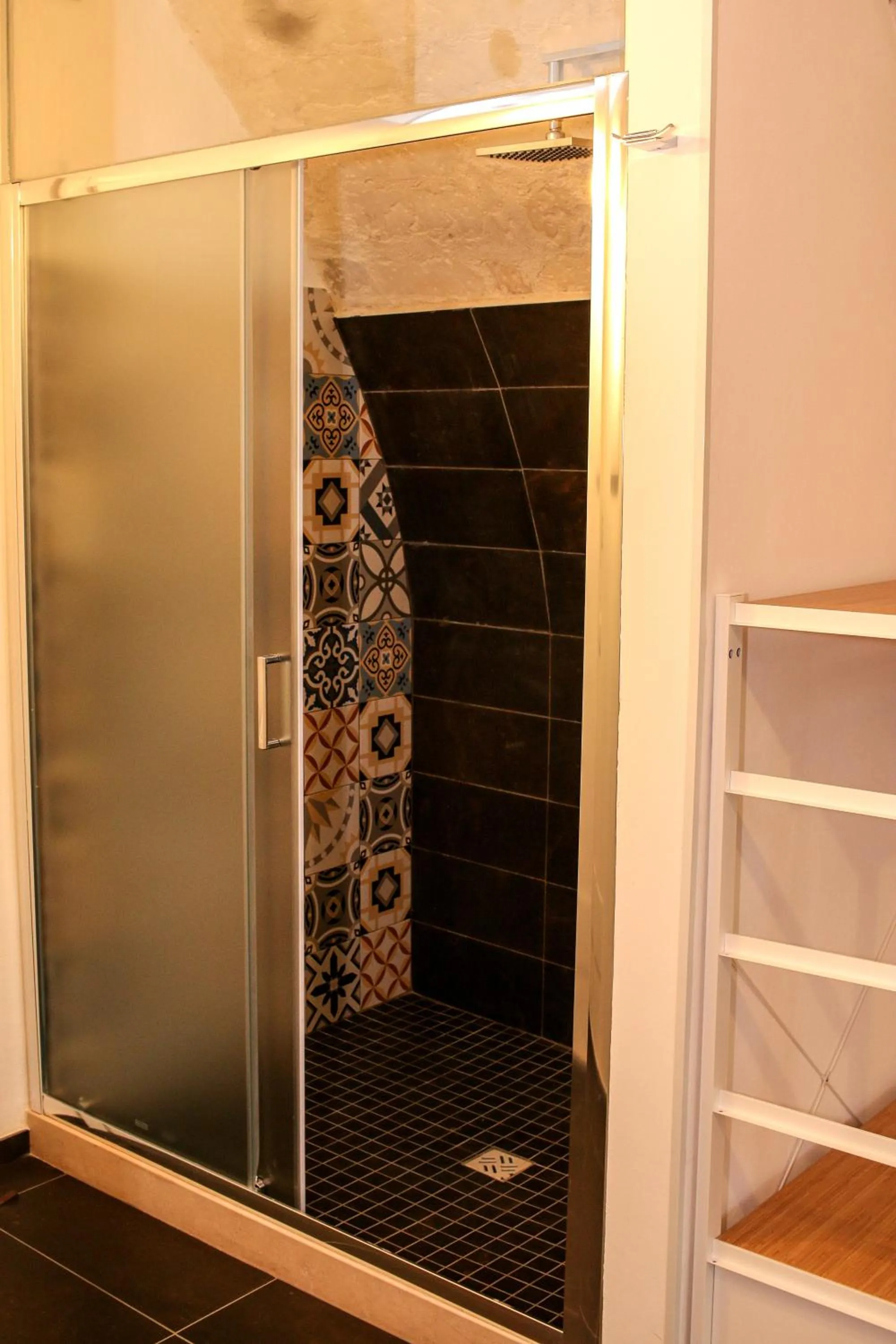 Shower in Bed and Breakfast Terra del Sole Ibla