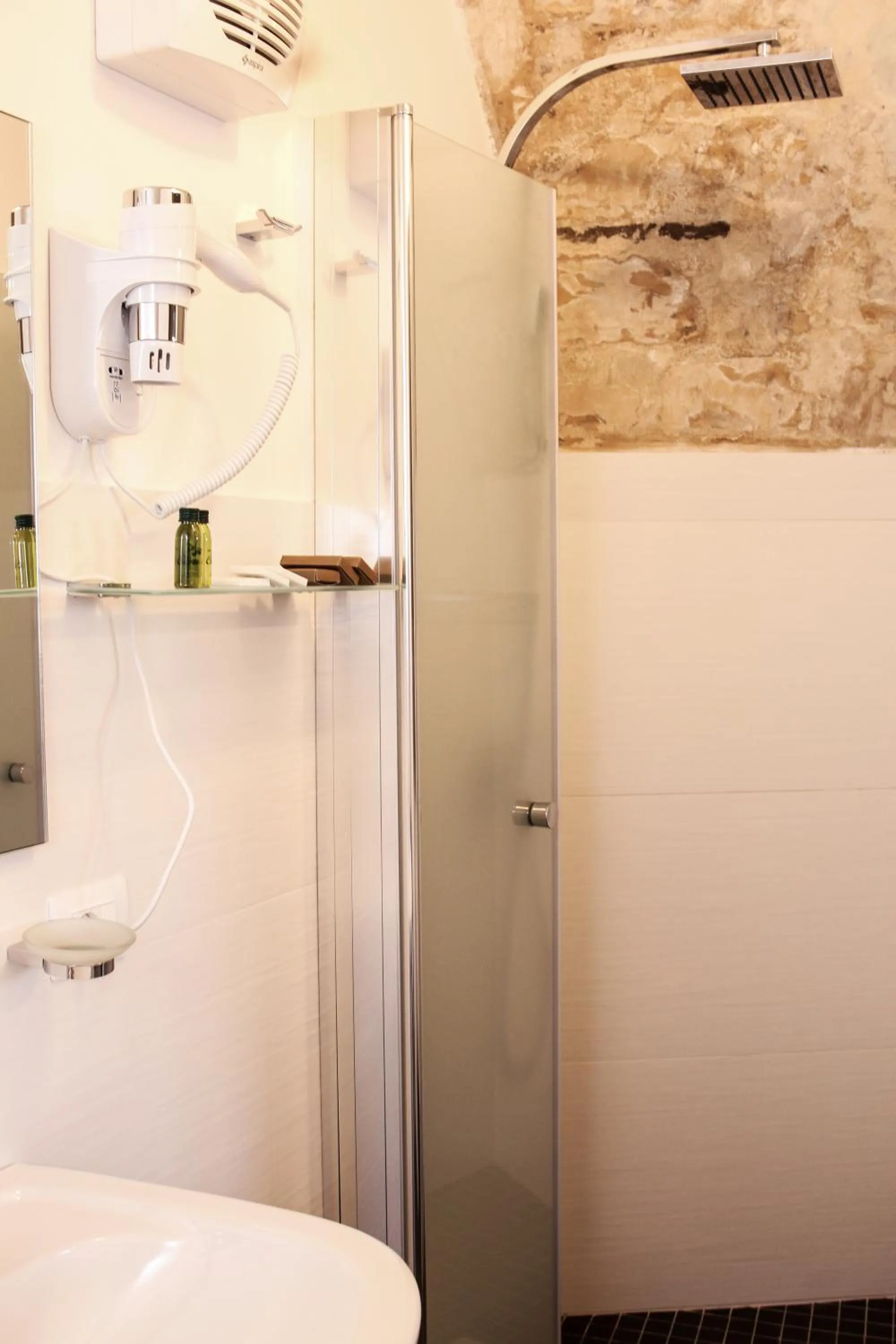 Bathroom in Bed and Breakfast Terra del Sole Ibla