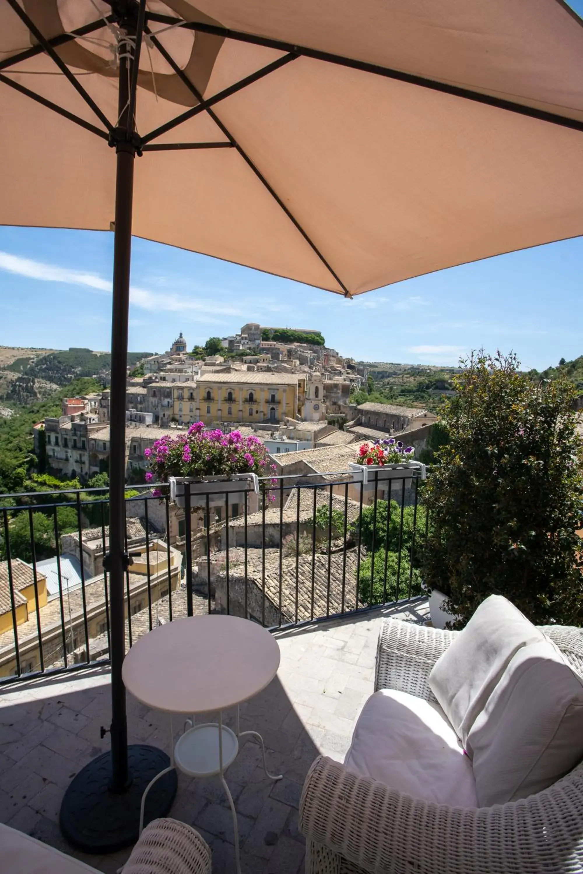 Double Room with Terrace in Bed and Breakfast Terra del Sole Ibla Double Room with Terrace in Bed and Breakfast Terra del Sole Ibla