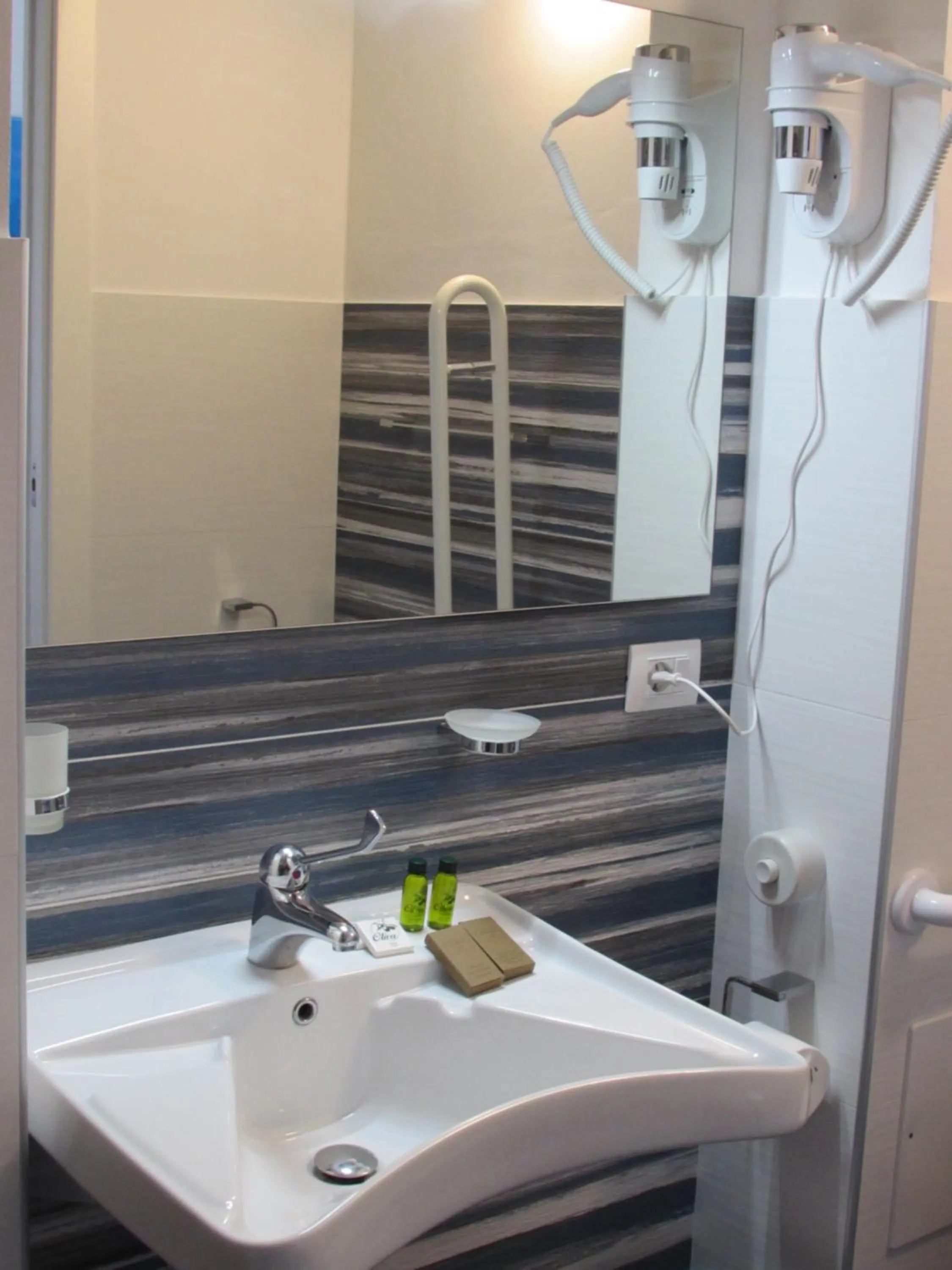 Bathroom in Bed and Breakfast Terra del Sole Ibla