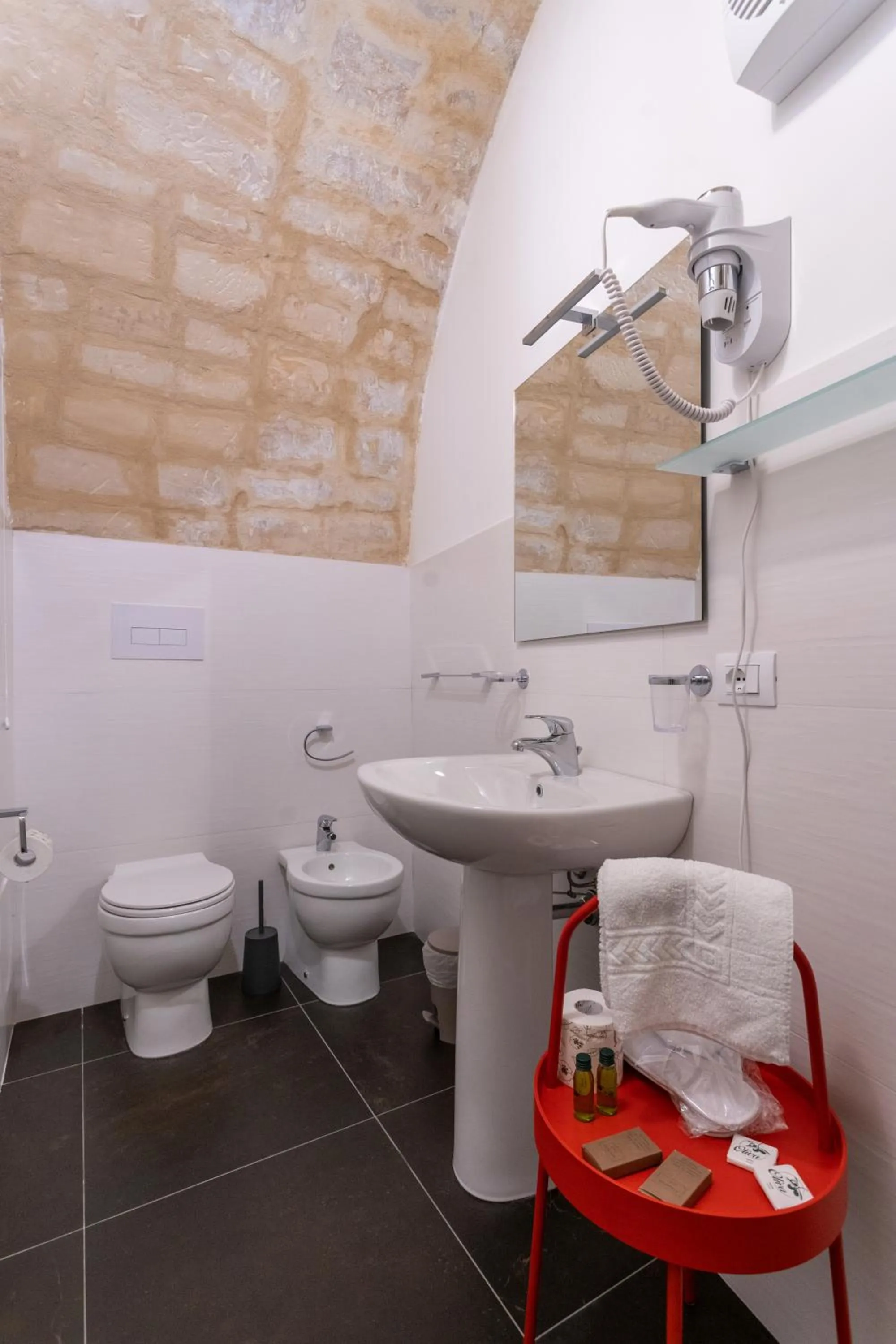 Bathroom in Bed and Breakfast Terra del Sole Ibla