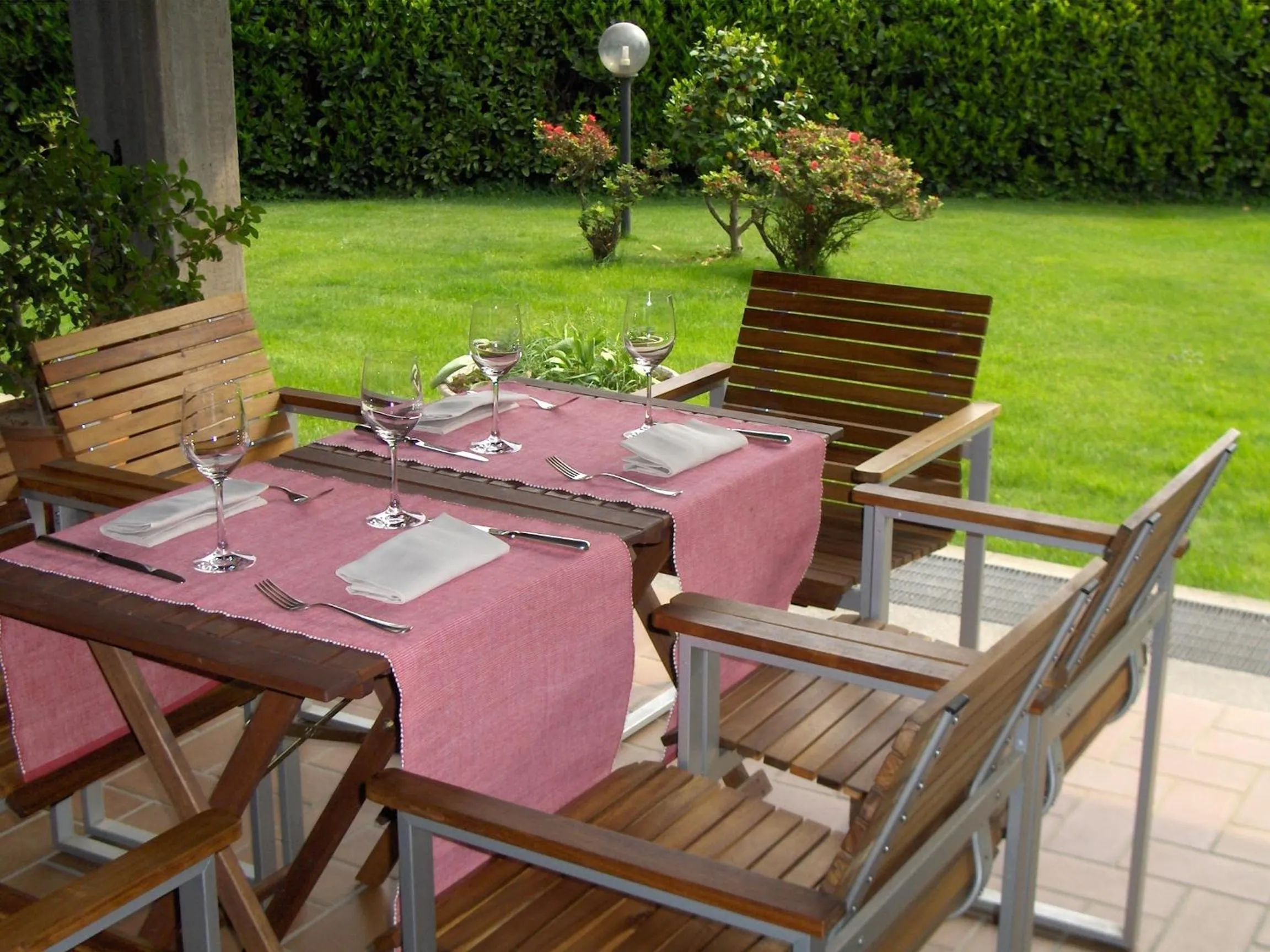 Restaurant/places to eat in Cravero Rooms