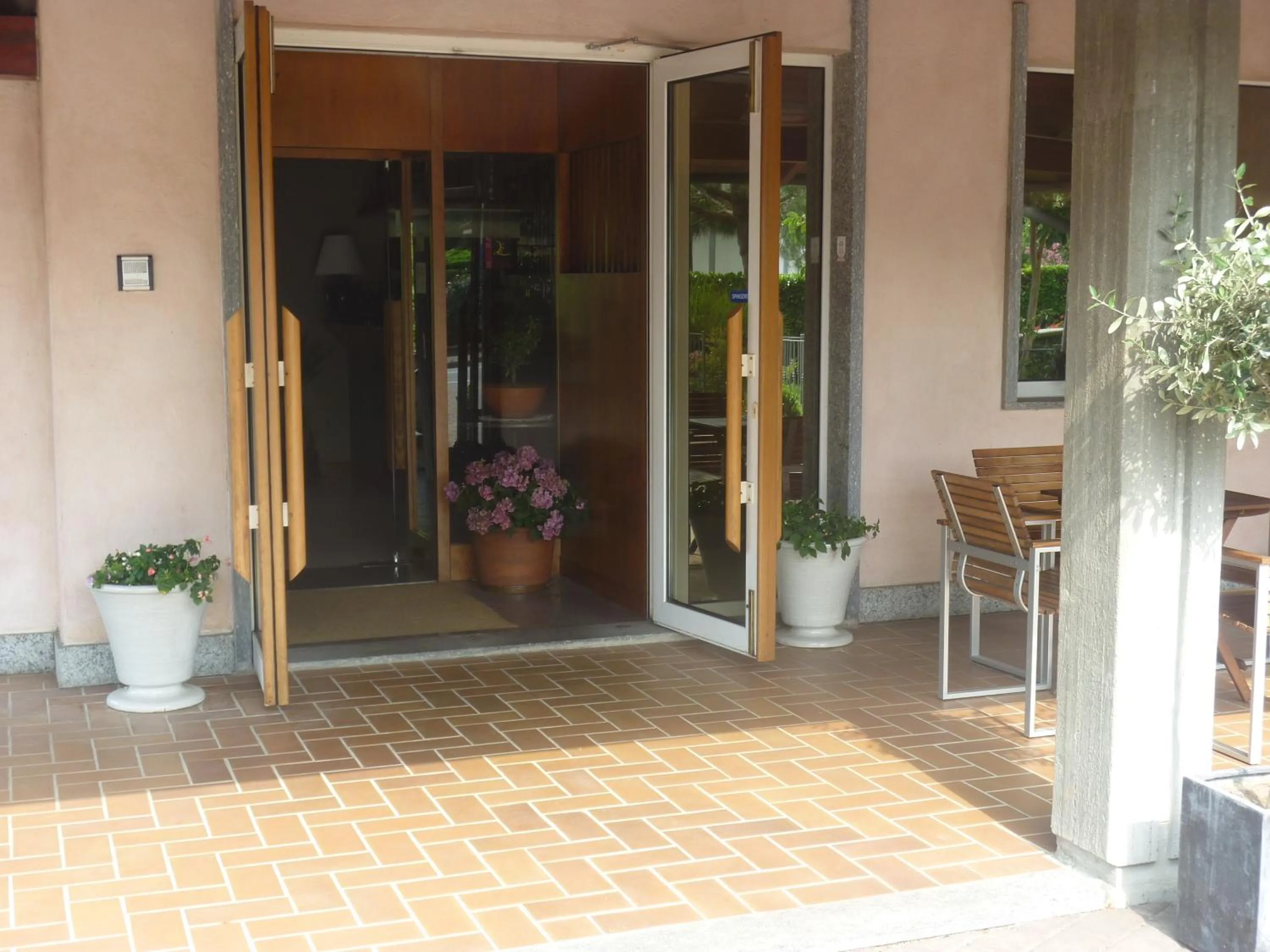 Facade/entrance in Cravero Rooms