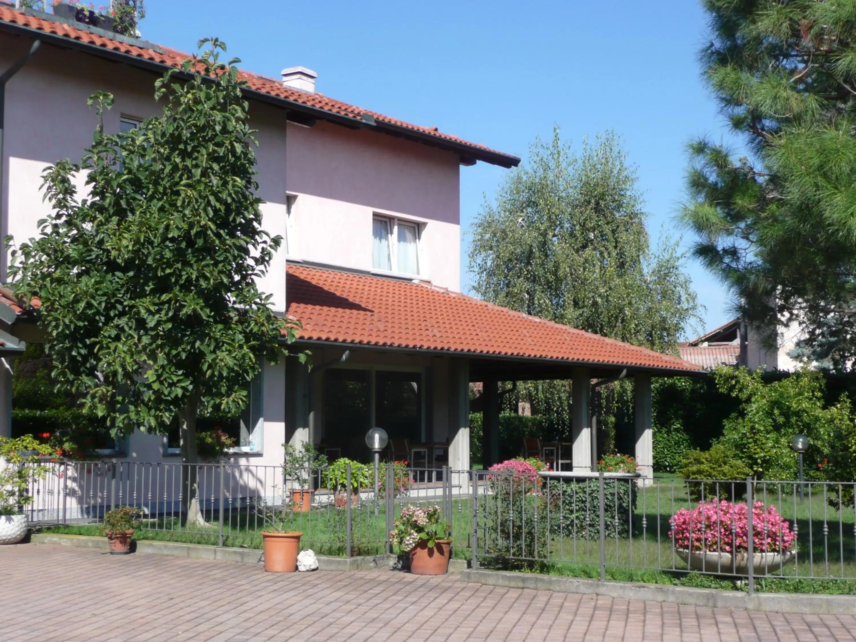 Property building in Cravero Rooms