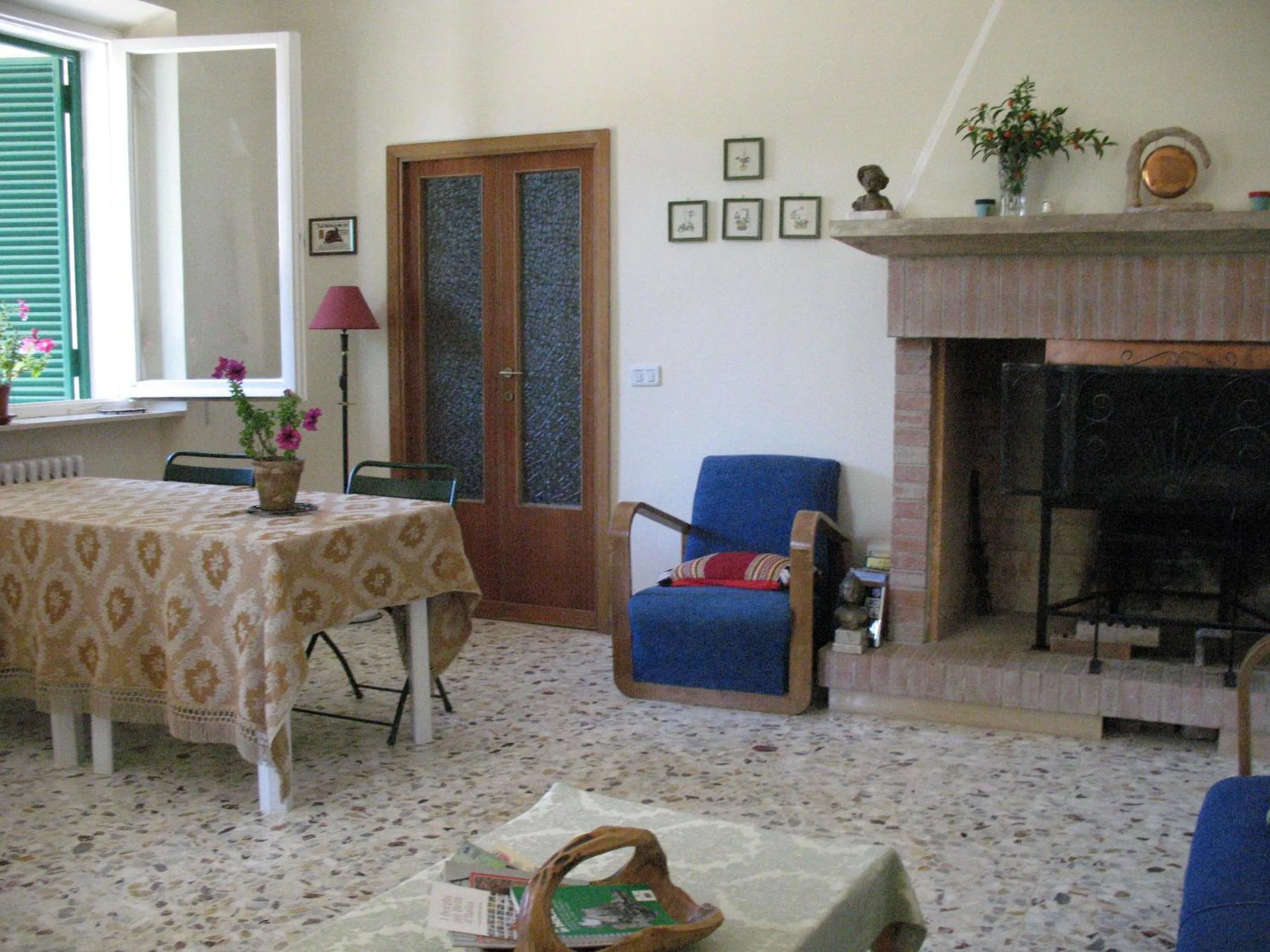 Communal lounge/ TV room in B&B La Principessa