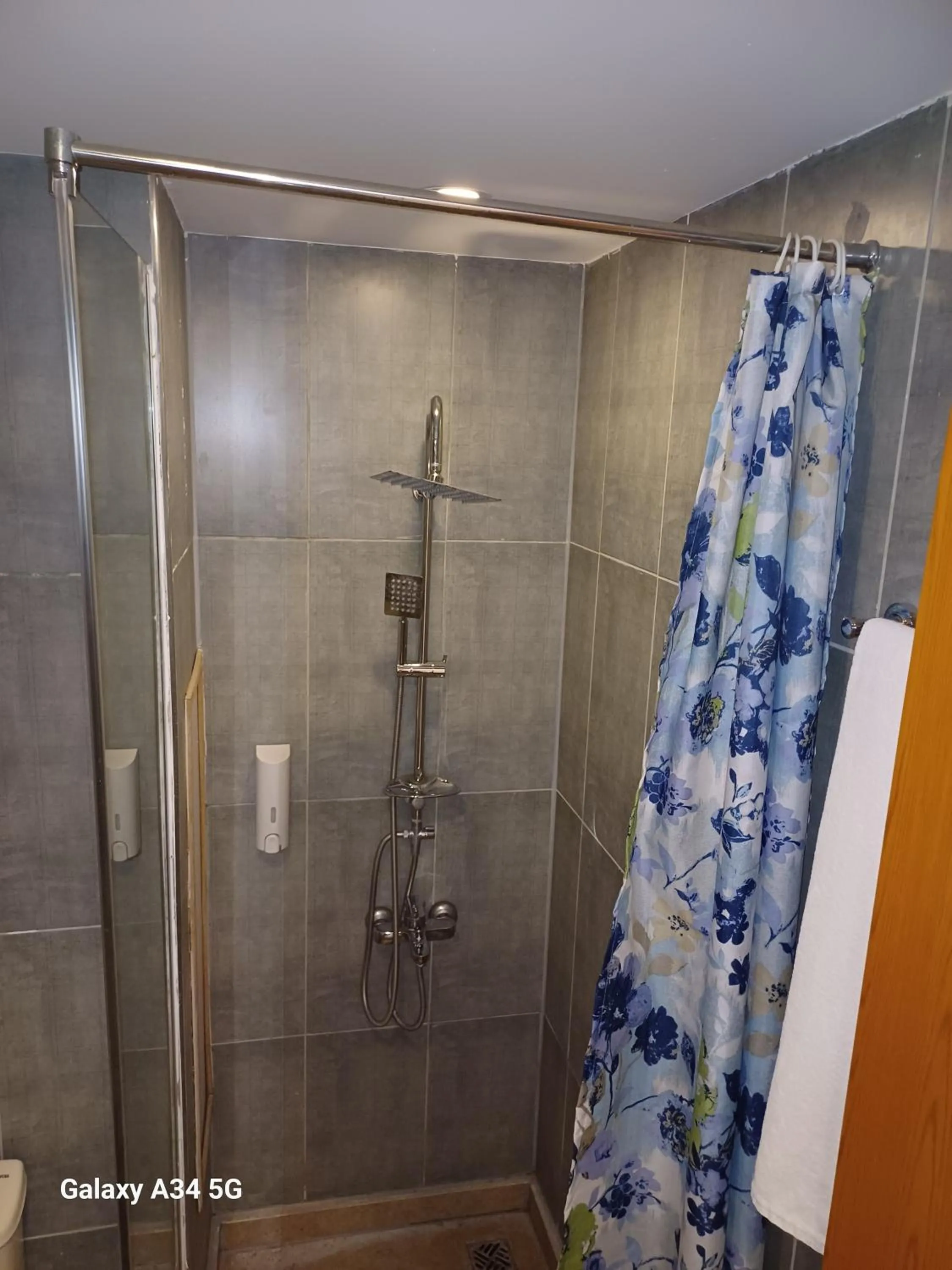 Shower in Palm Inn Hotel Hurghda