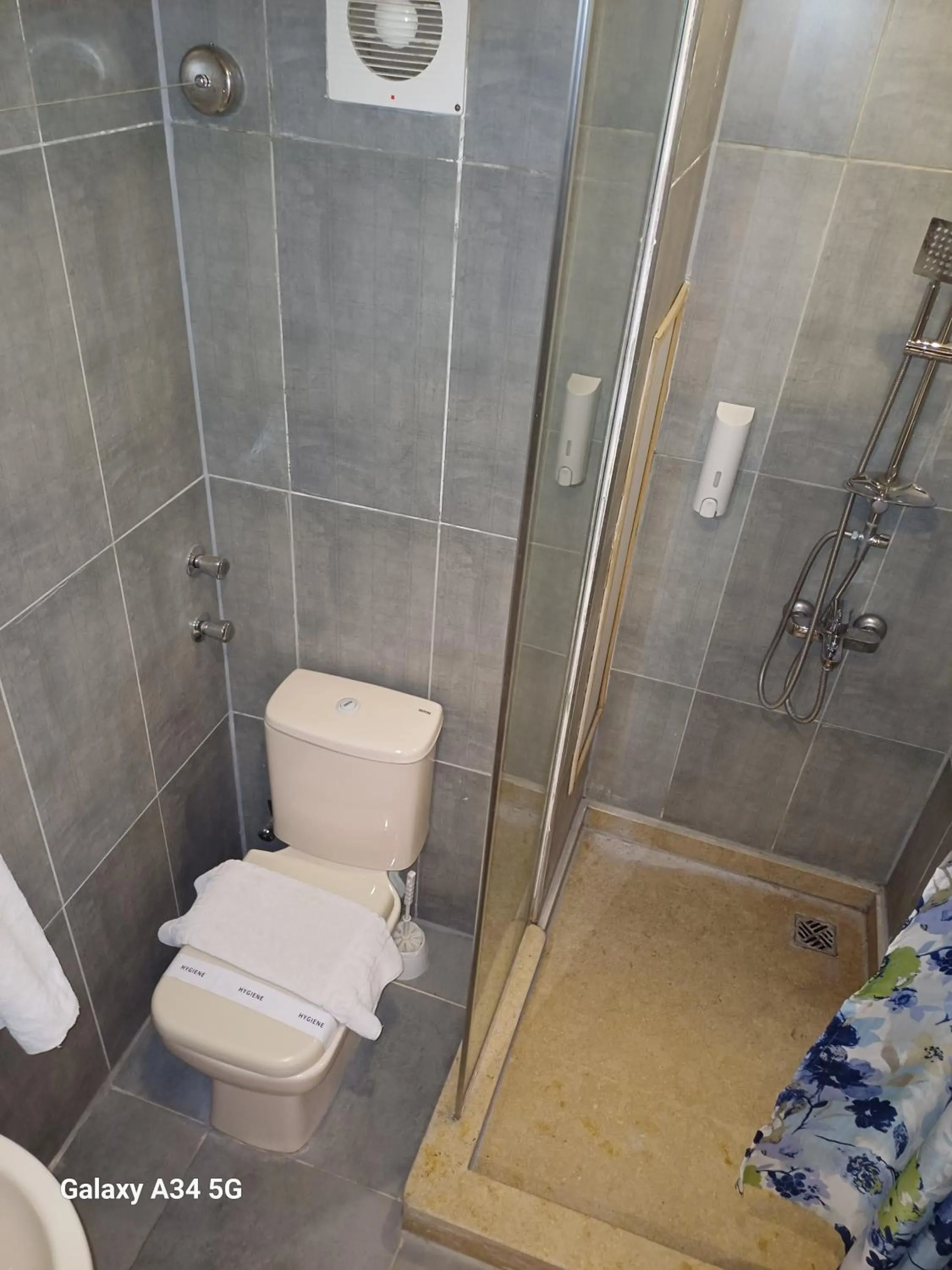 Shower in Palm Inn Hotel Hurghda