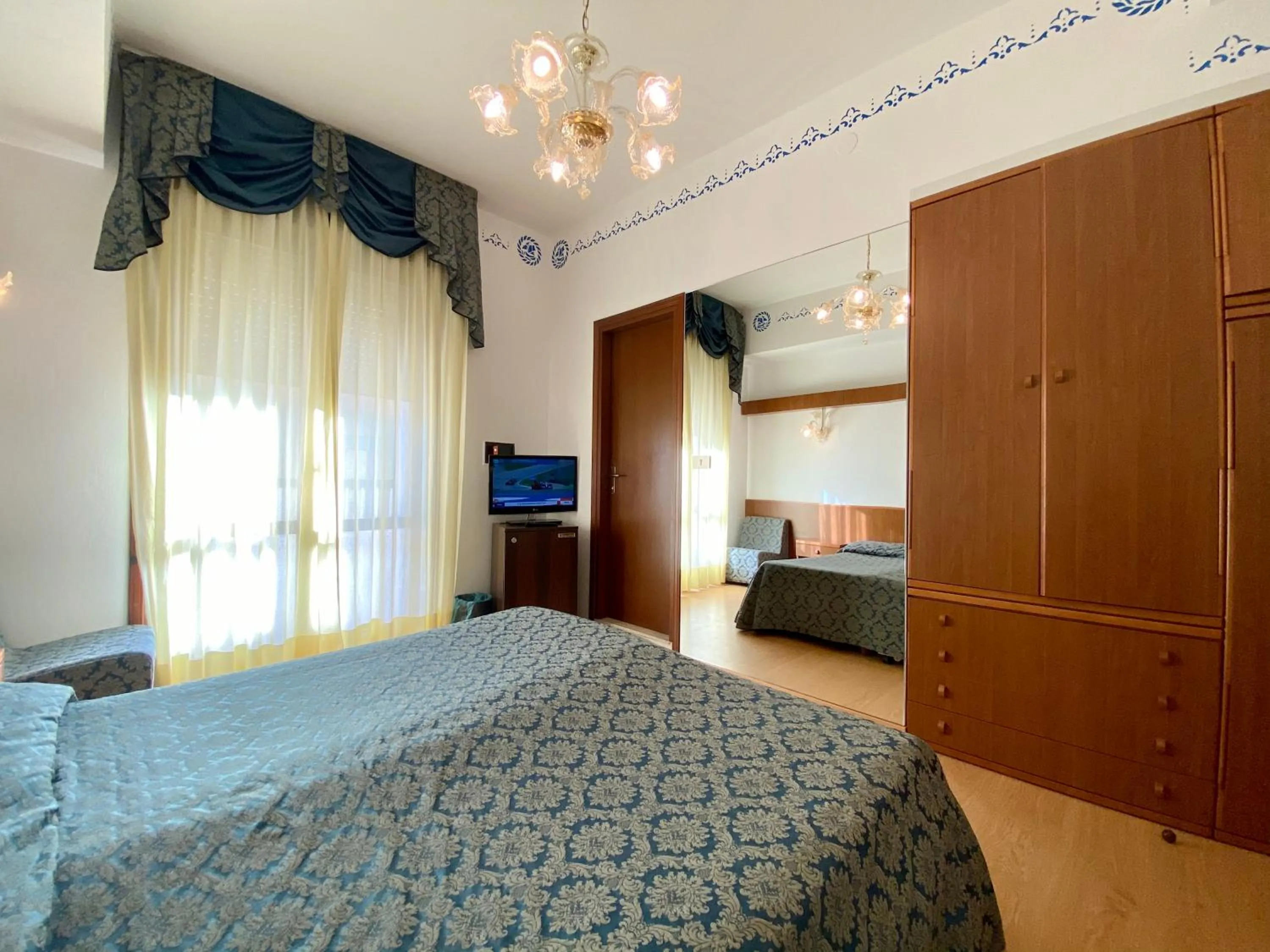 Photo of the whole room, Bed in Hotel Florida