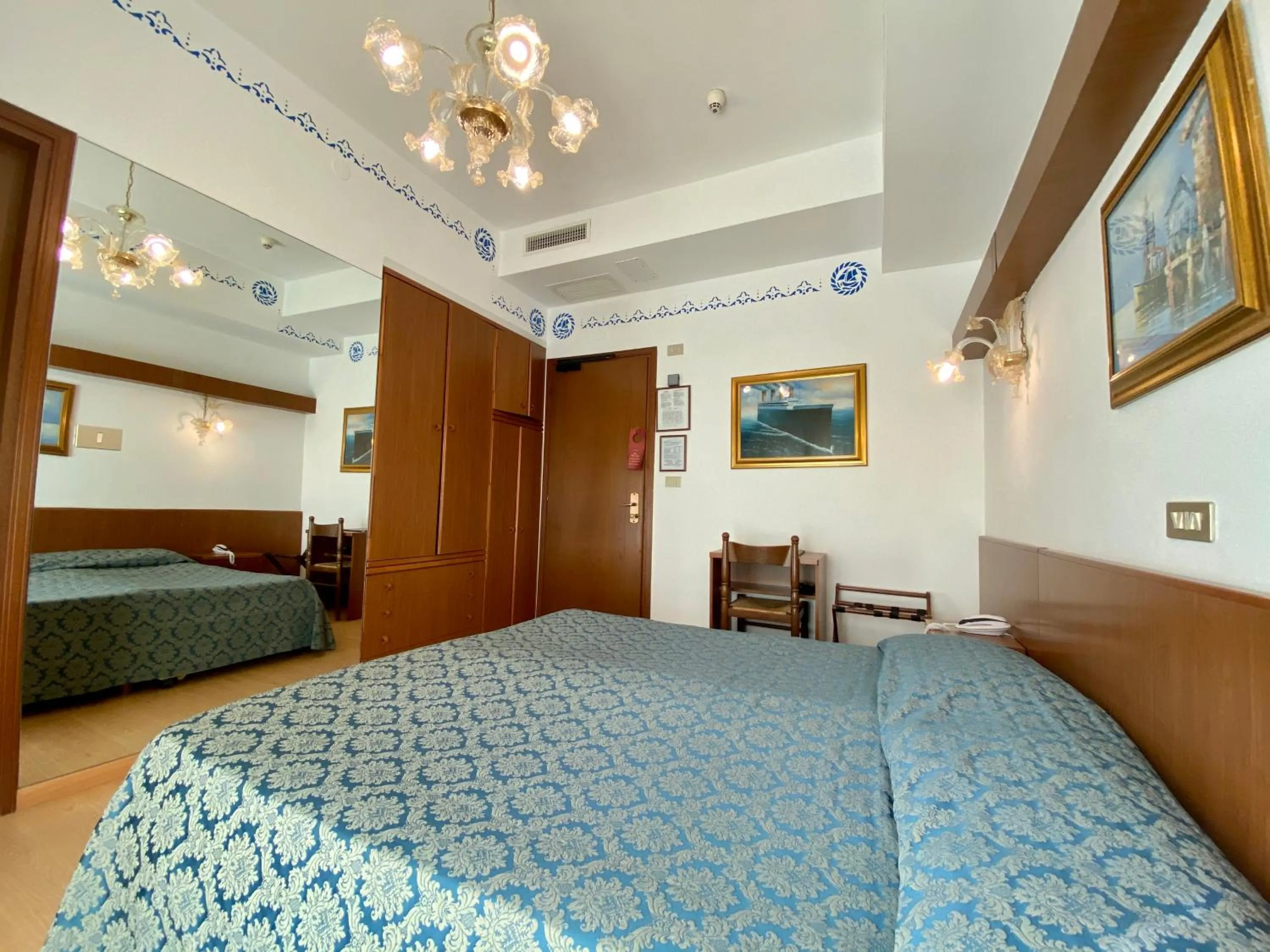 Bed in Hotel Florida