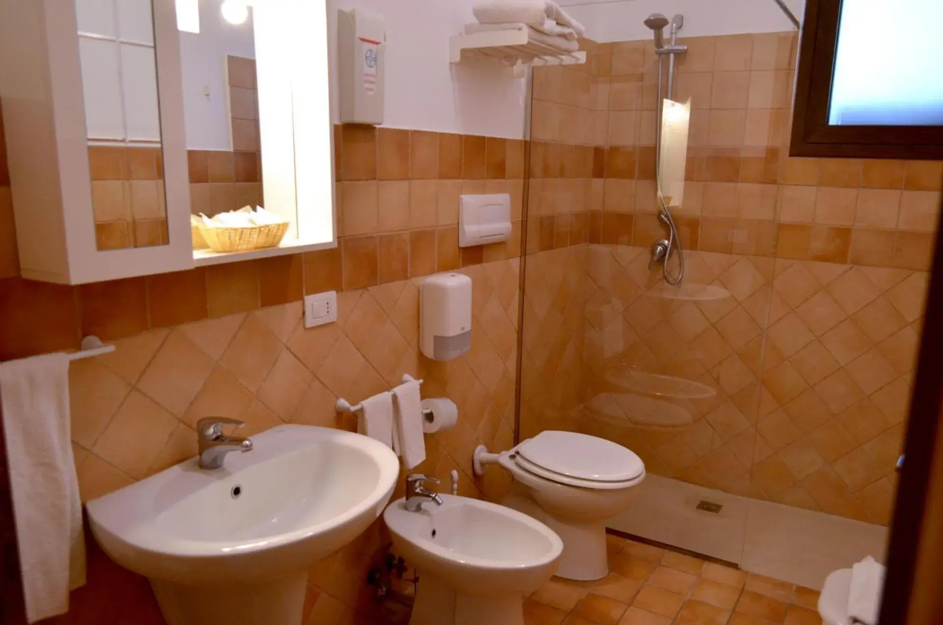 Double Room with Sea View in L'Infinito Agriturismo - Rooms & Breakfast Double Room with Sea View in L'Infinito Agriturismo - Rooms & Breakfast