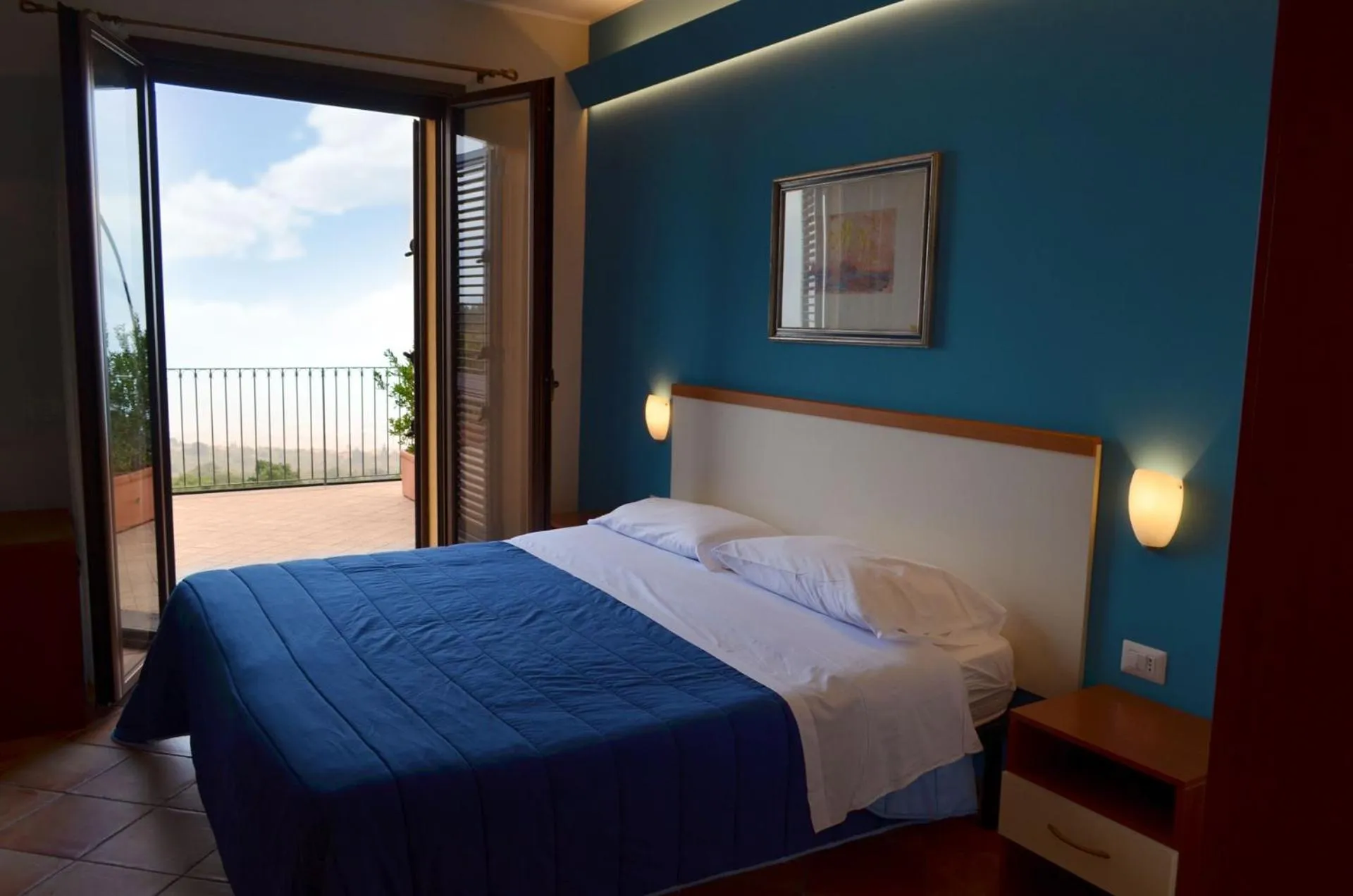 Bed in L'Infinito Agriturismo - Rooms & Breakfast