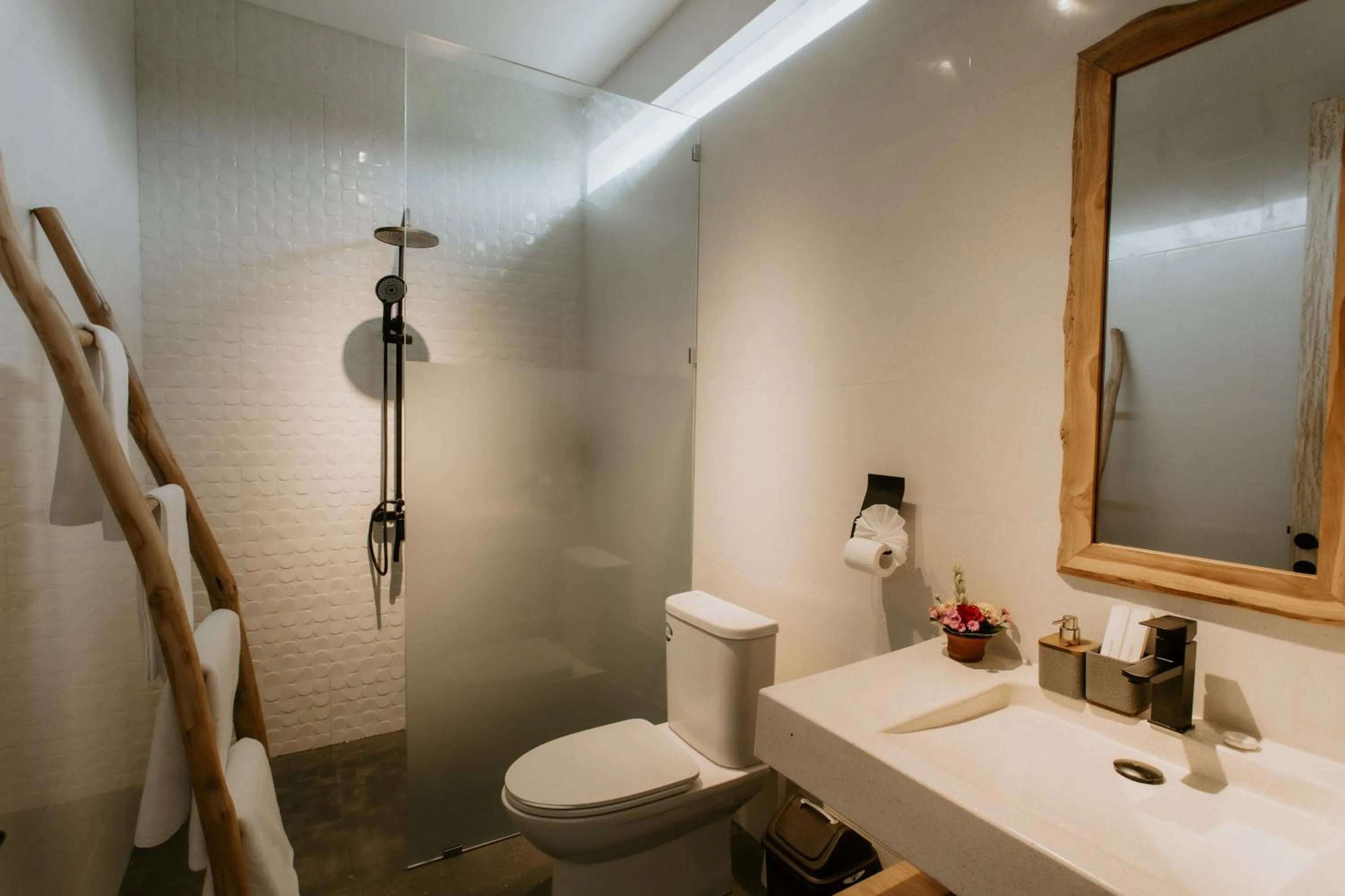 Shower in The Pahala Villas