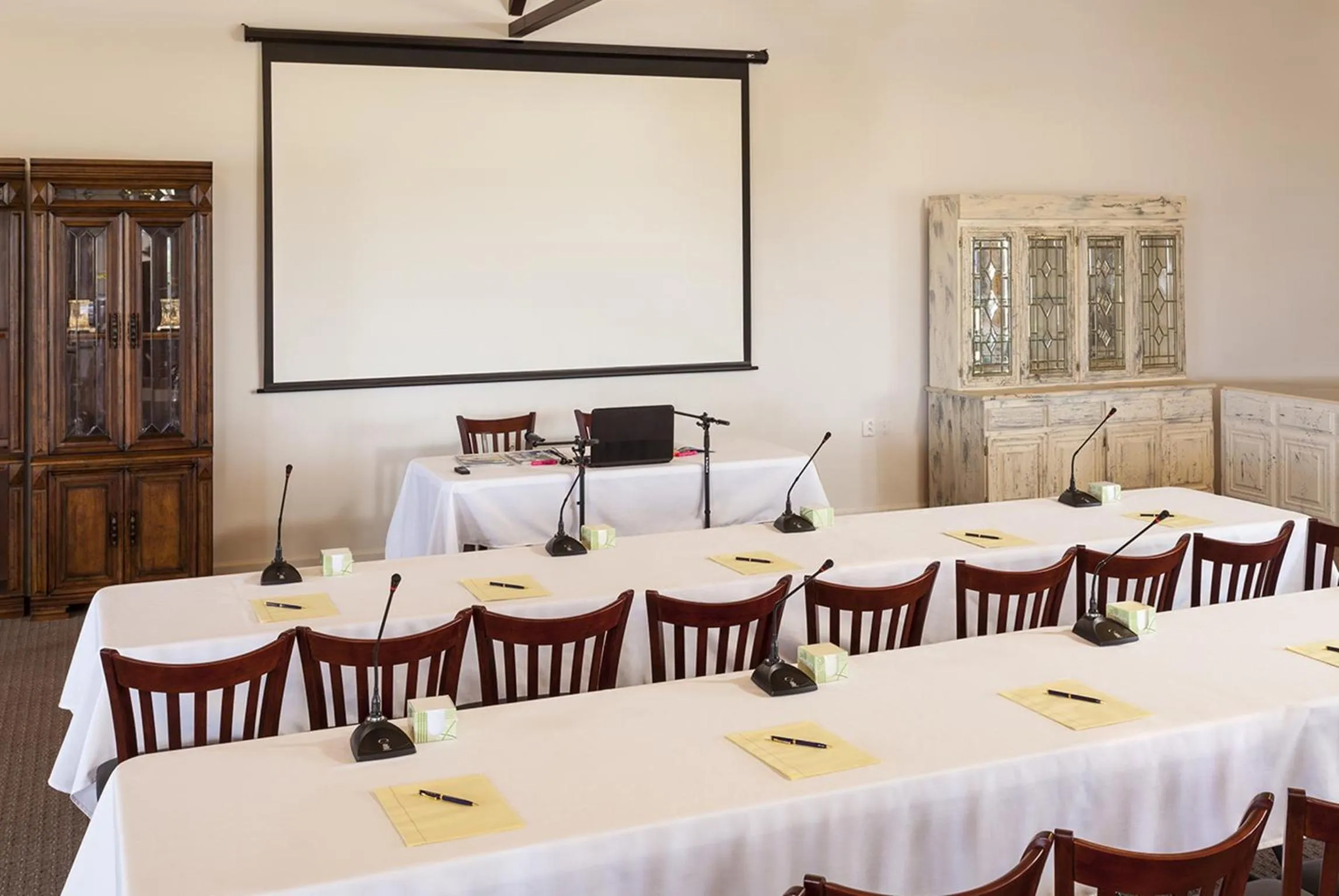 Business facilities in Seven Generations Winery Hotel