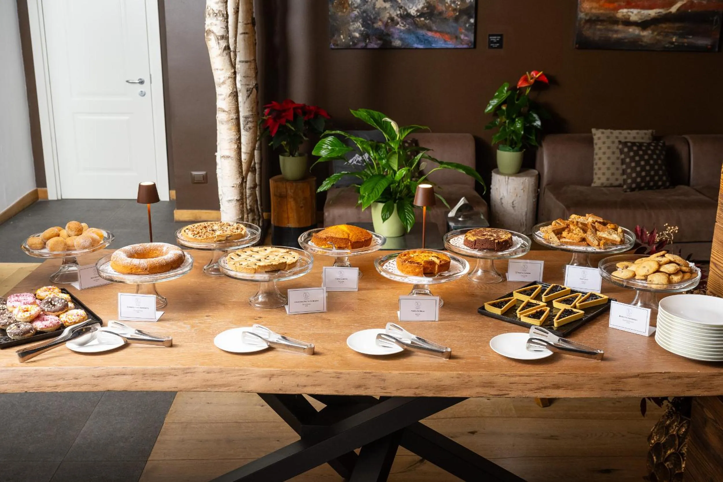 Buffet breakfast in Montana Lodge & Spa, by R Collection Hotels