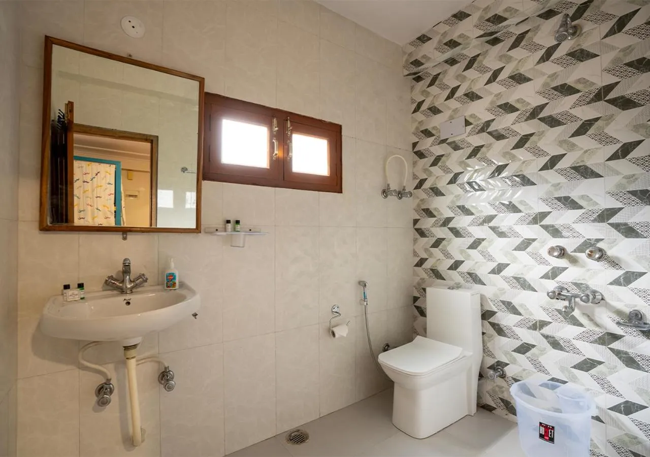 Toilet in Moustache Manali