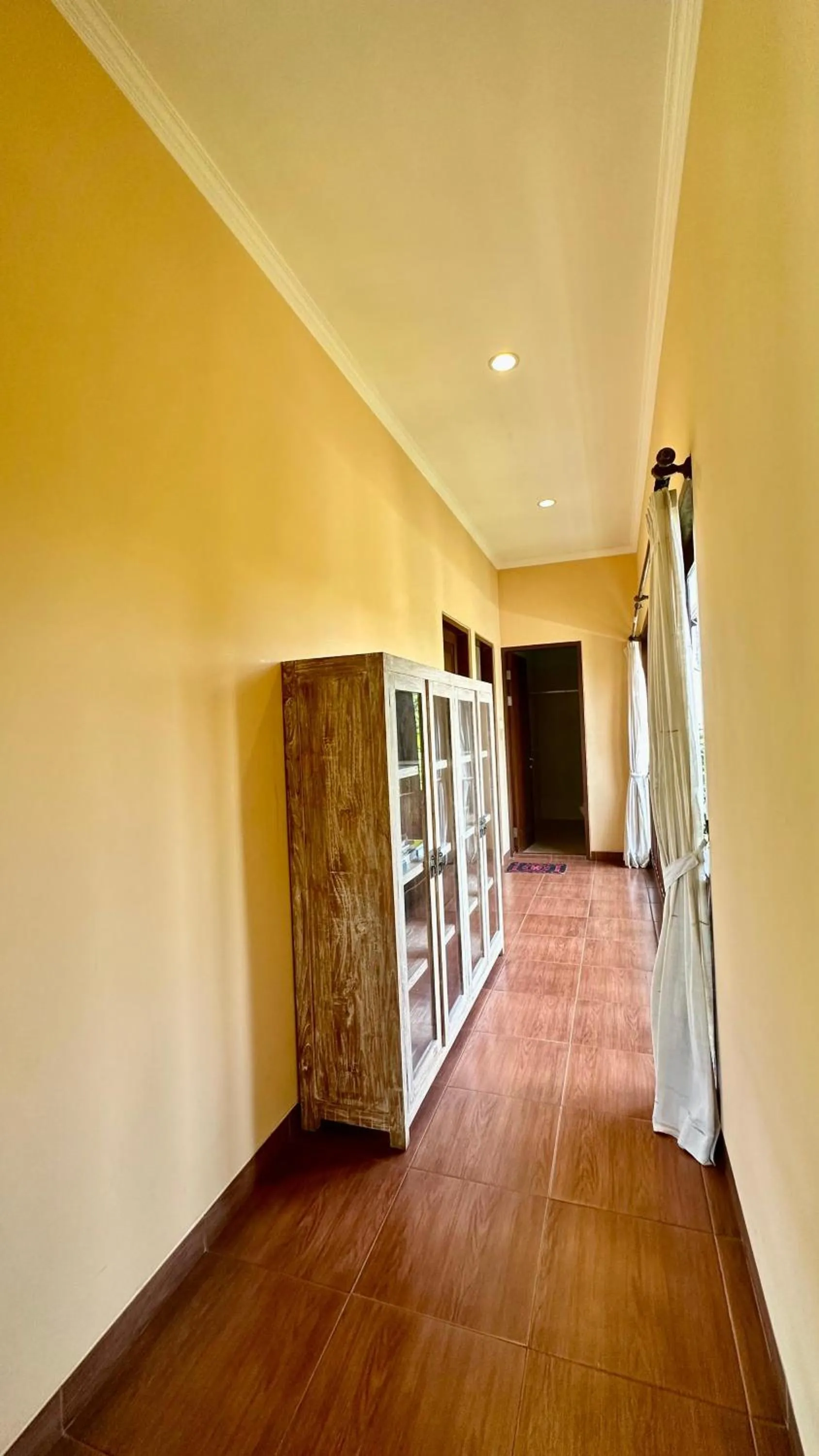 wardrobe in Bukawa Lodge Jimbaran