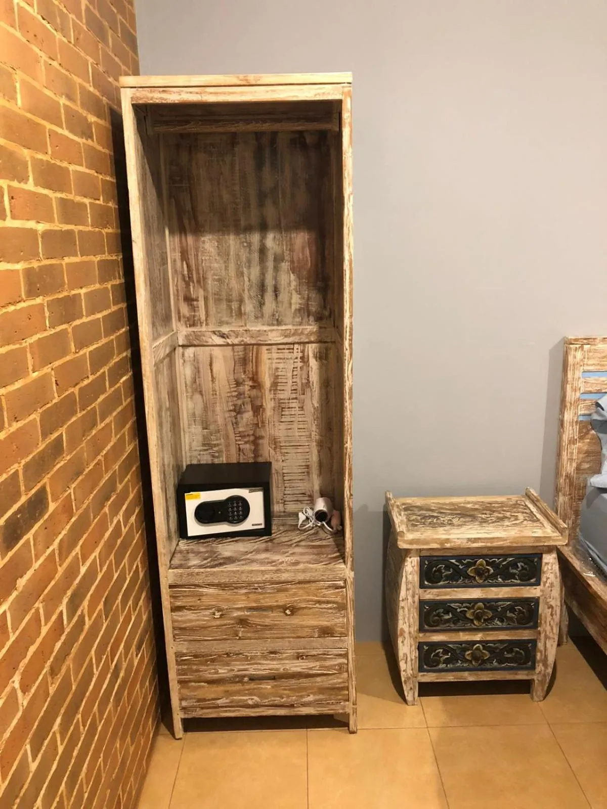 safe in Bukawa Lodge Jimbaran