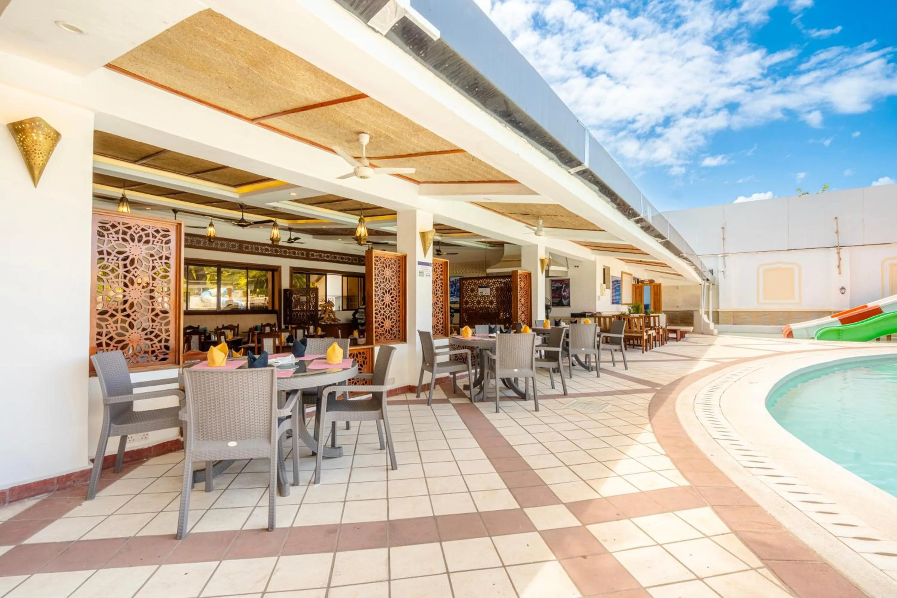 Restaurant/places to eat in PrideInn Hotel Diani