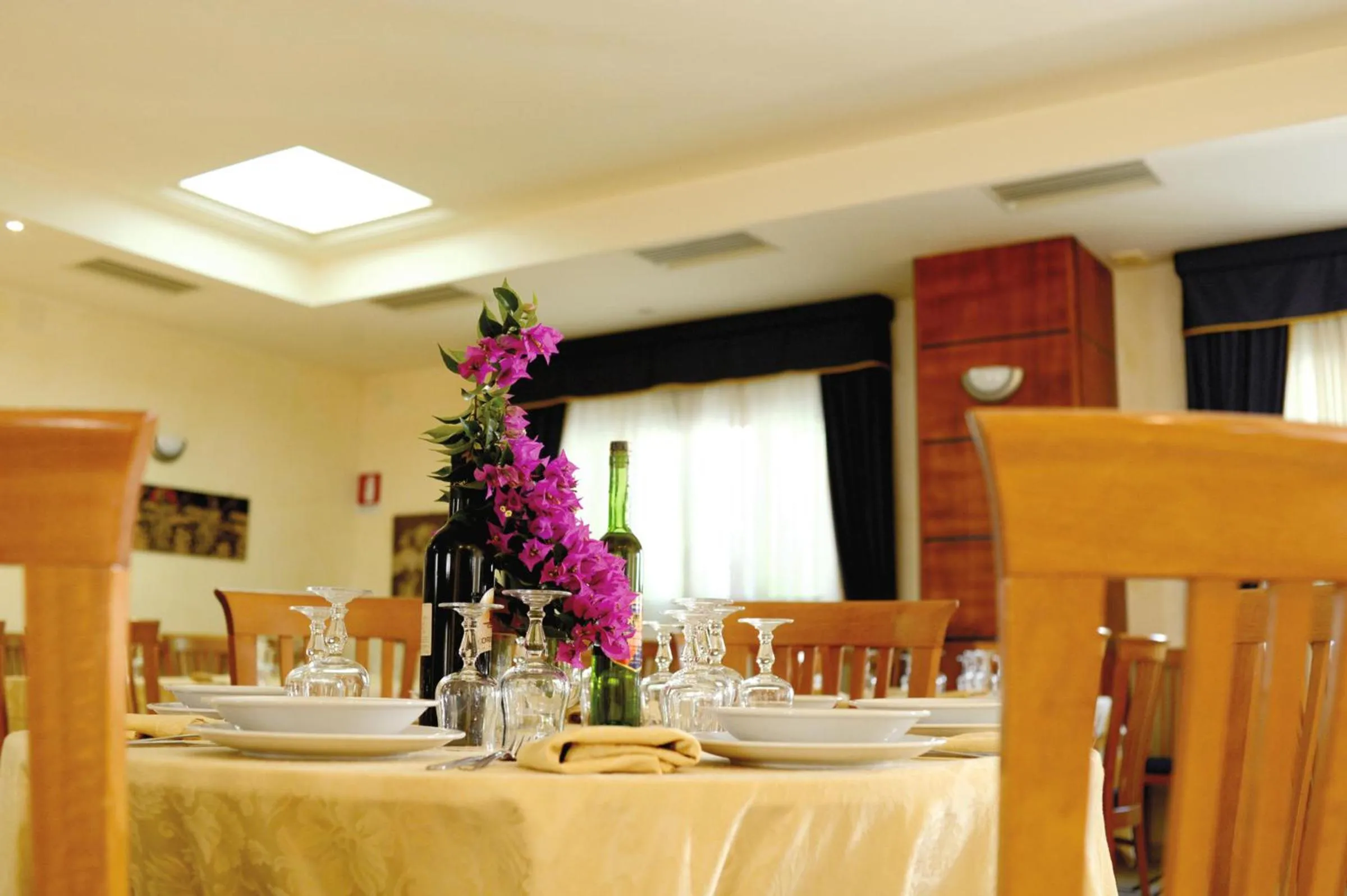 Restaurant/places to eat in Hotel Euromare