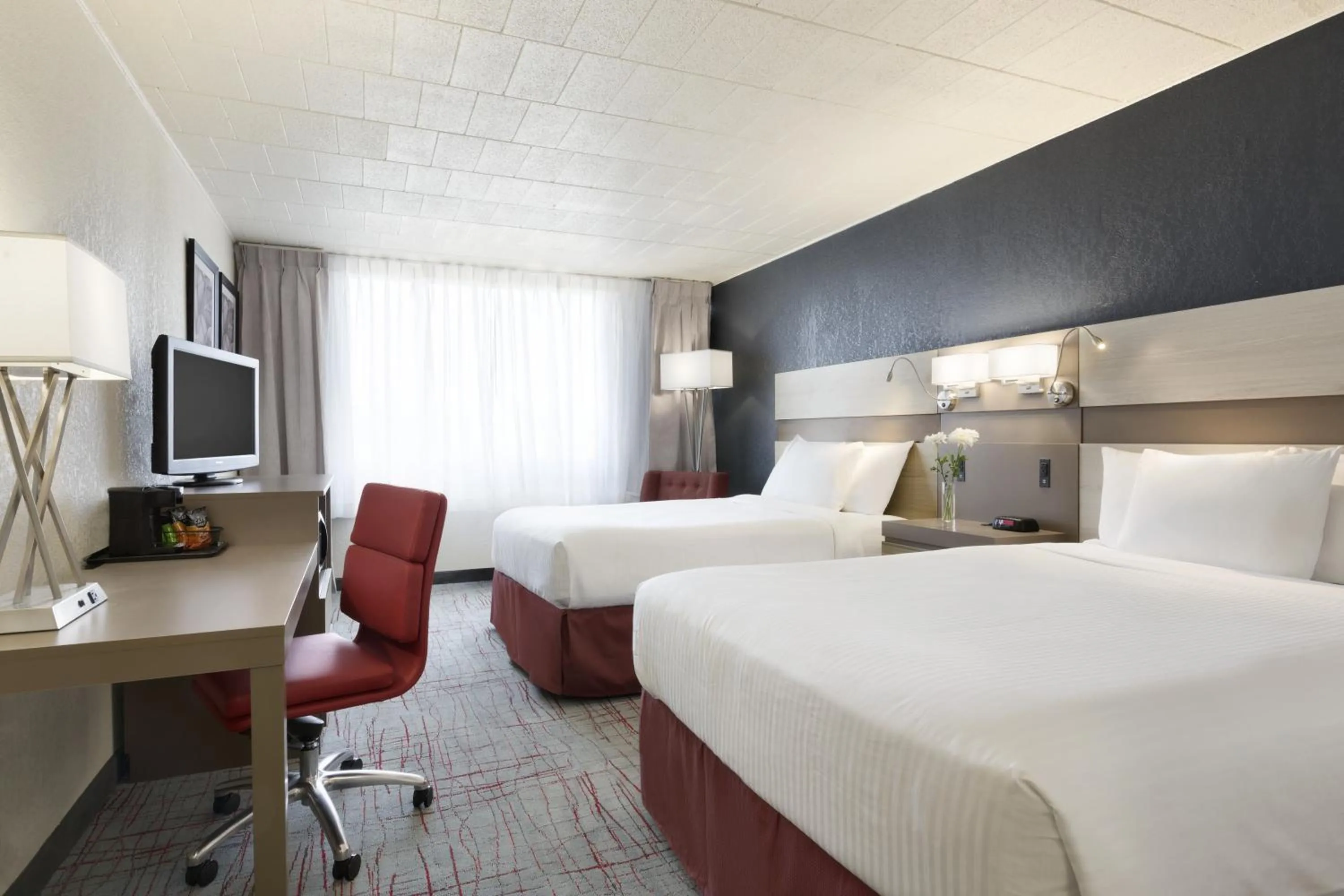 Bedroom, Bed in Ramada by Wyndham Beaver Falls