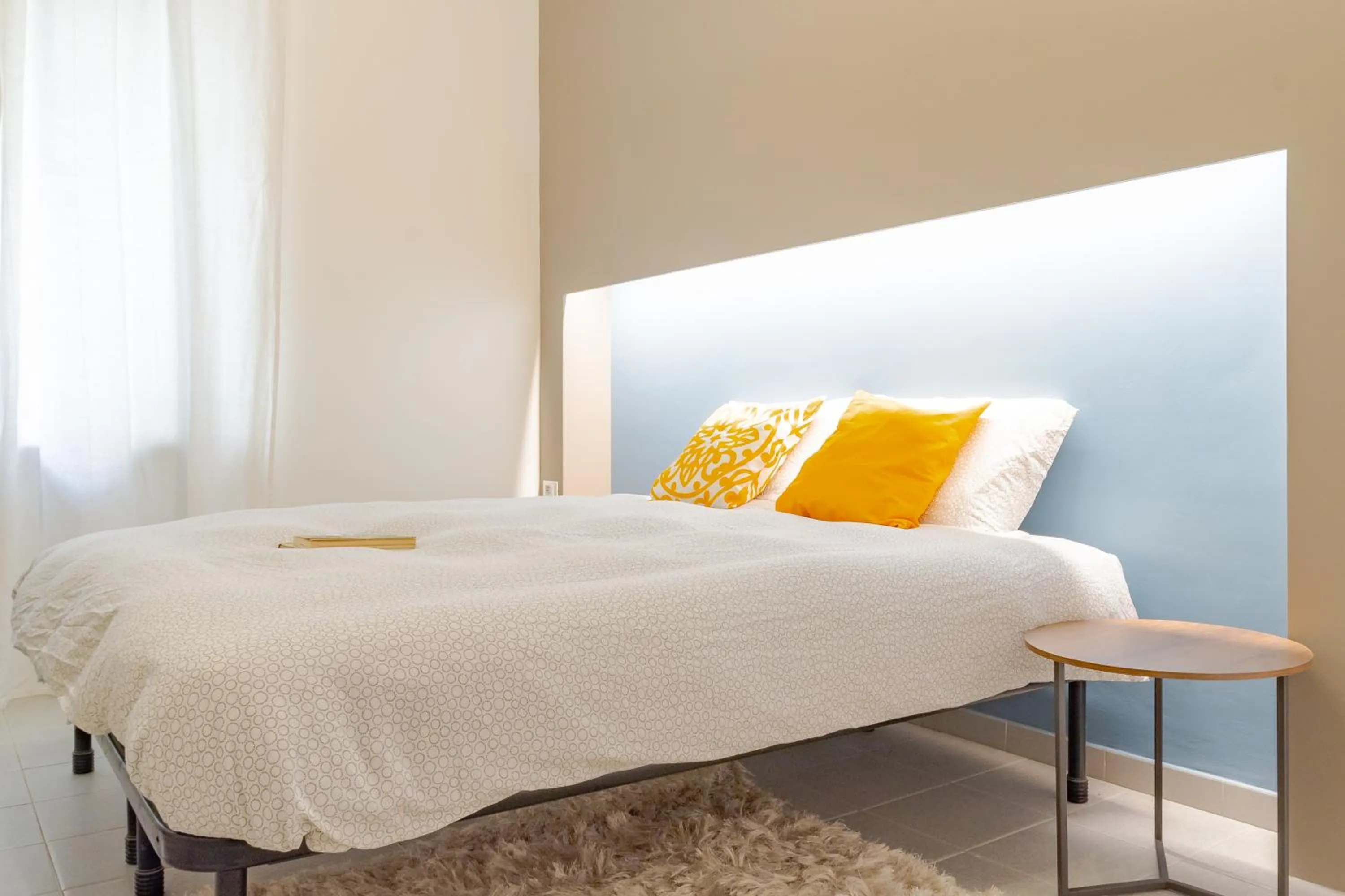 Bed in Bertola 17, centrale, stazione by HAPPYHOSTORINO