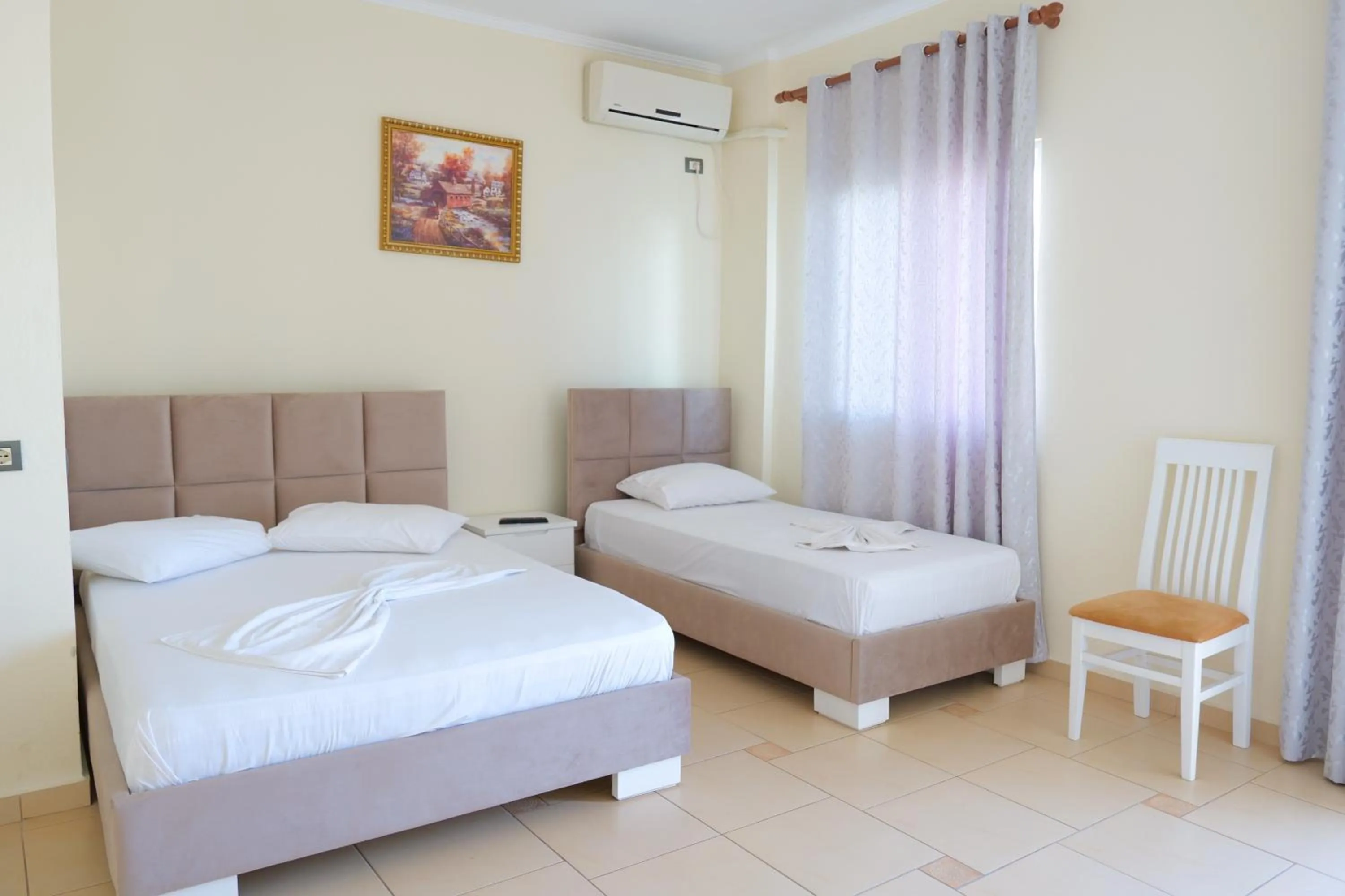 Photo of the whole room in Hotel Rixhi