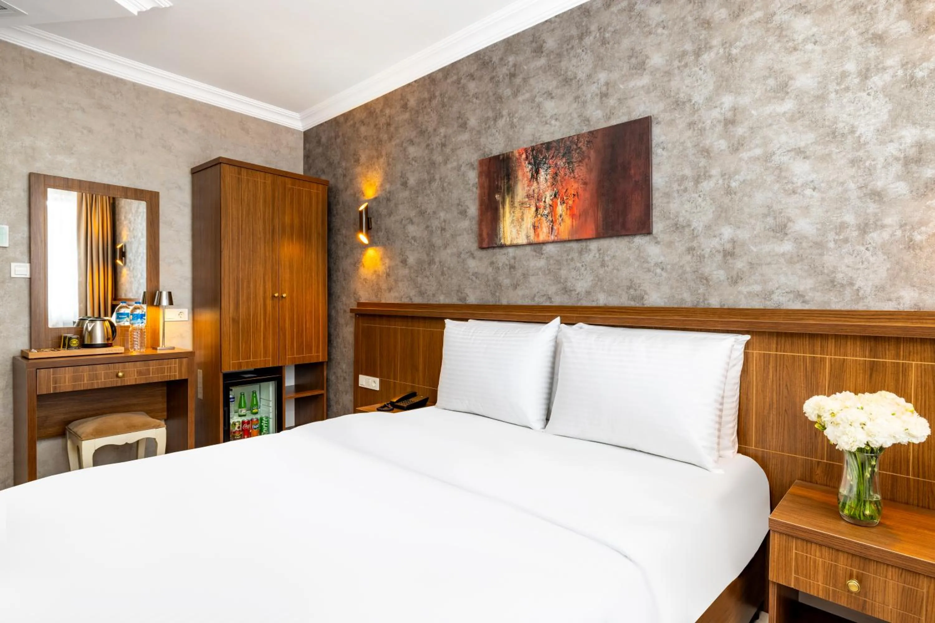 Photo of the whole room, Bed in Diamond Beyazit Hotel