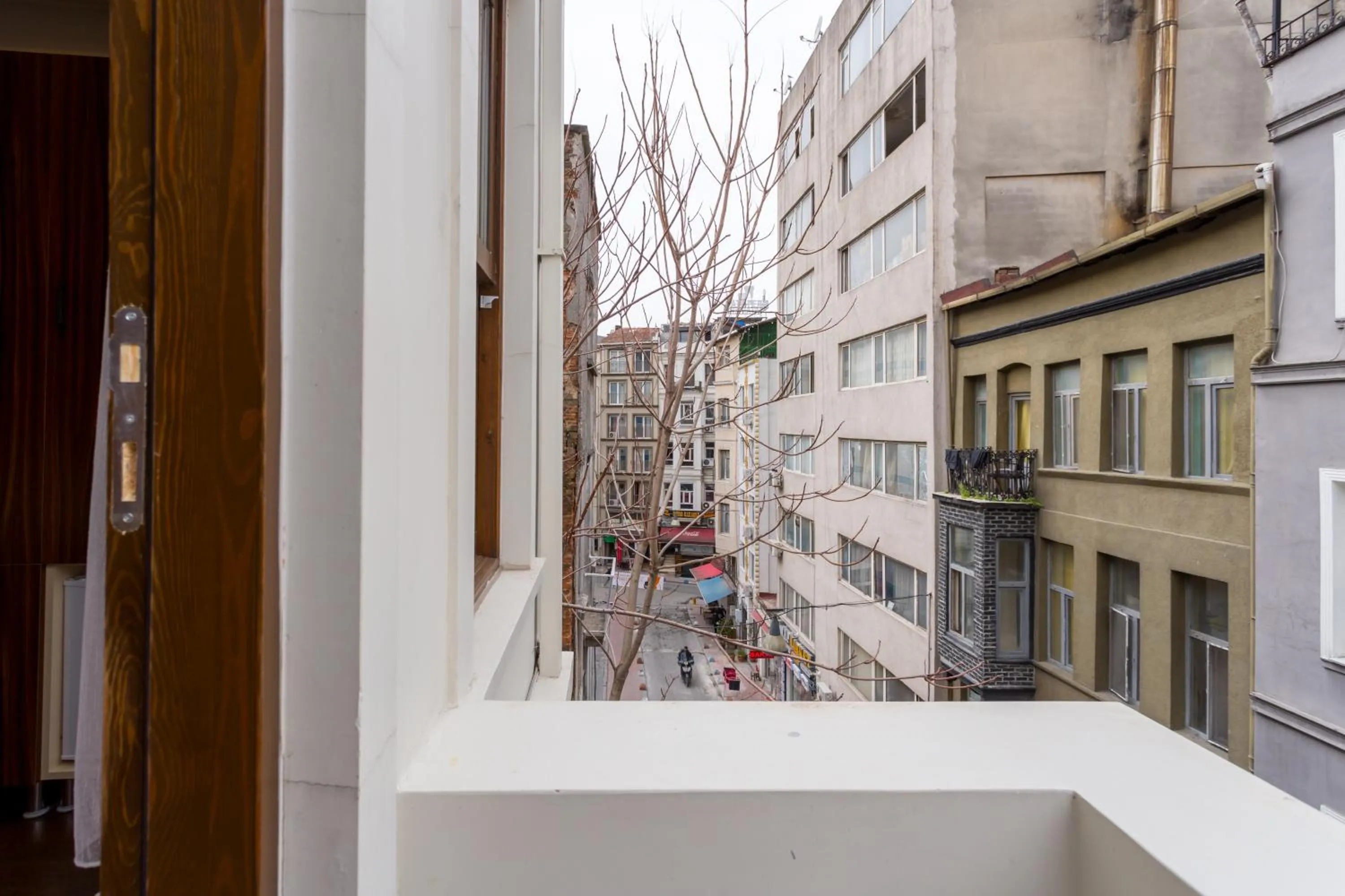 Day in Dream Park Hotel