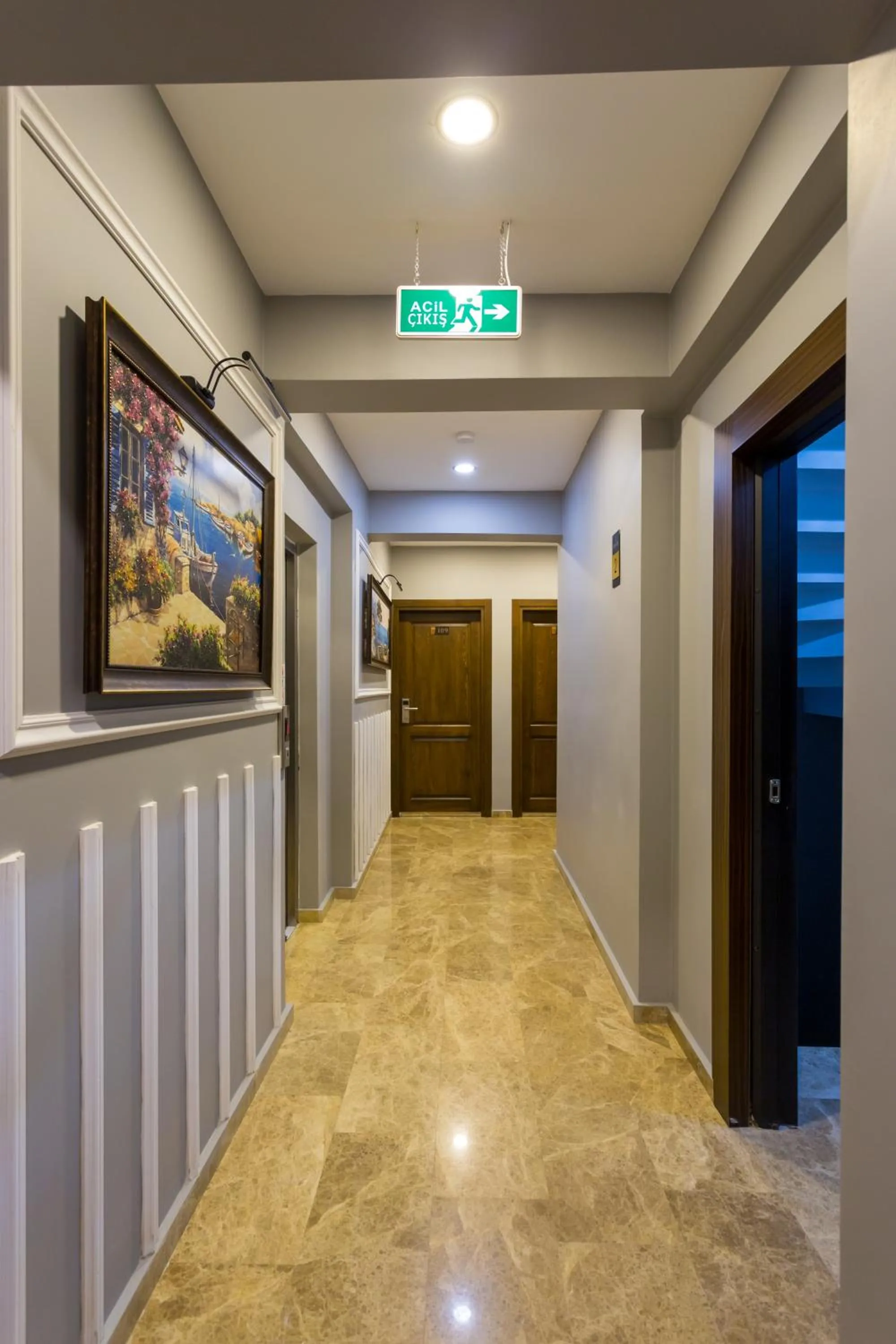 elevator in Dream Park Hotel