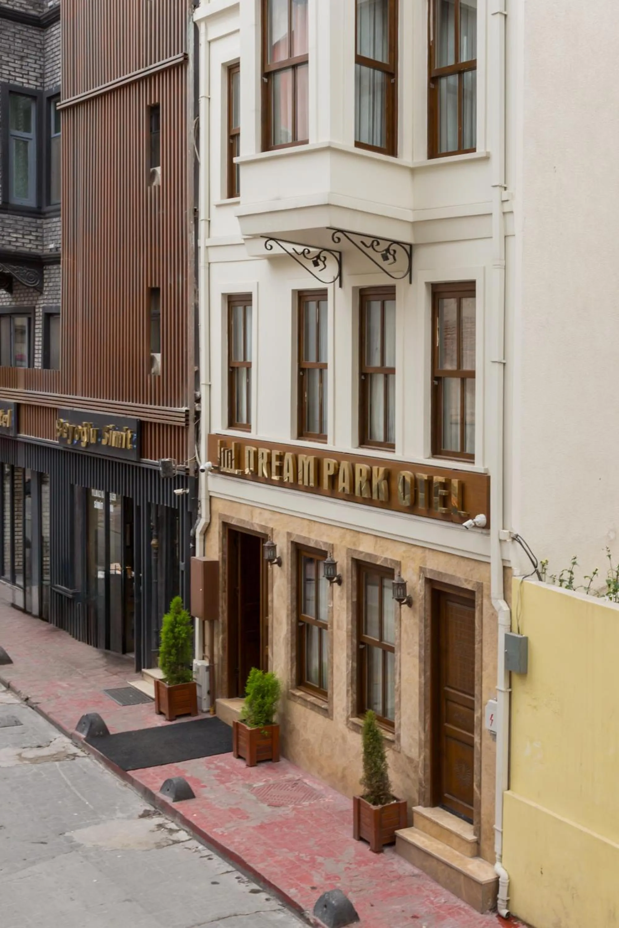 Property building in Dream Park Hotel