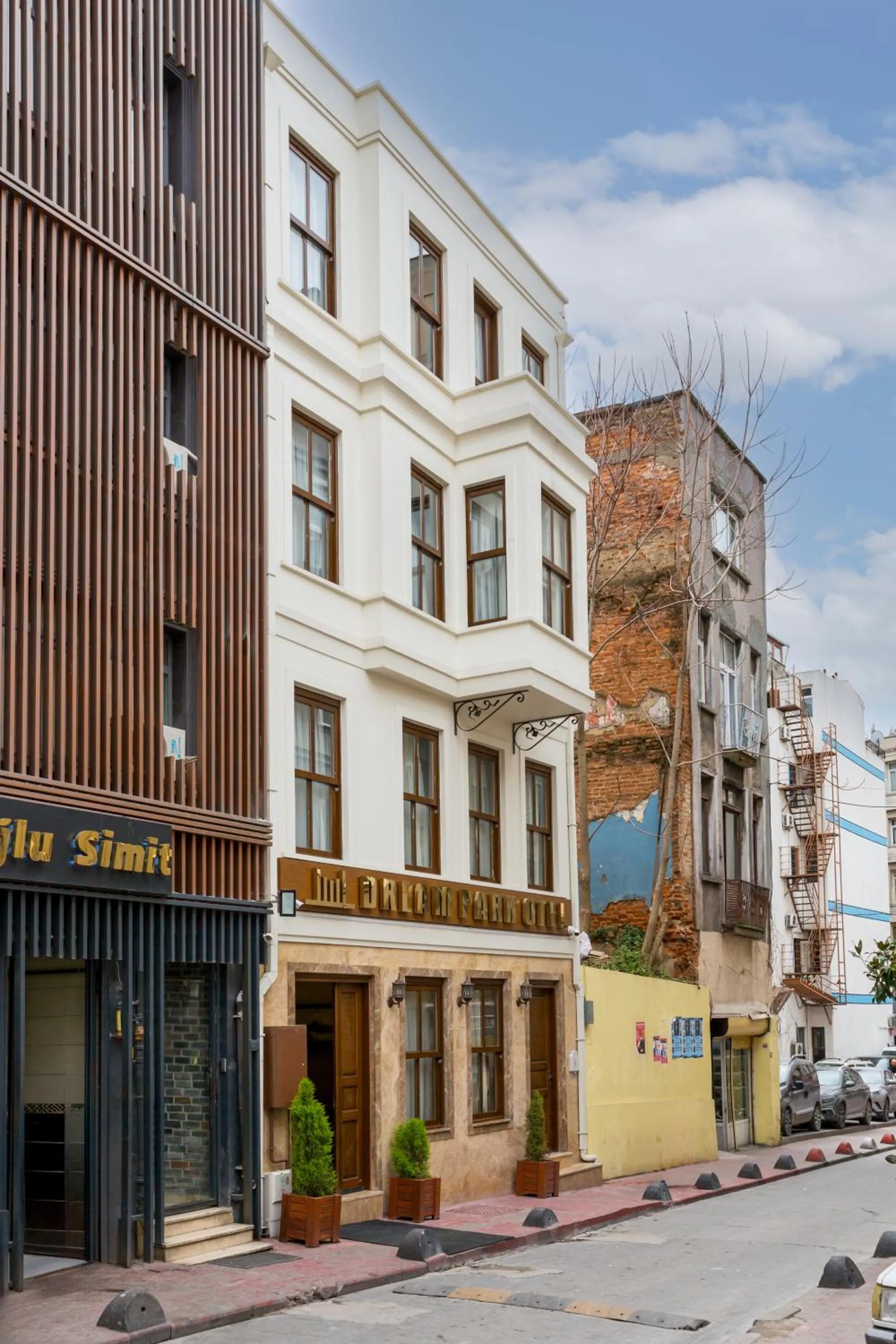 Property building in Dream Park Hotel