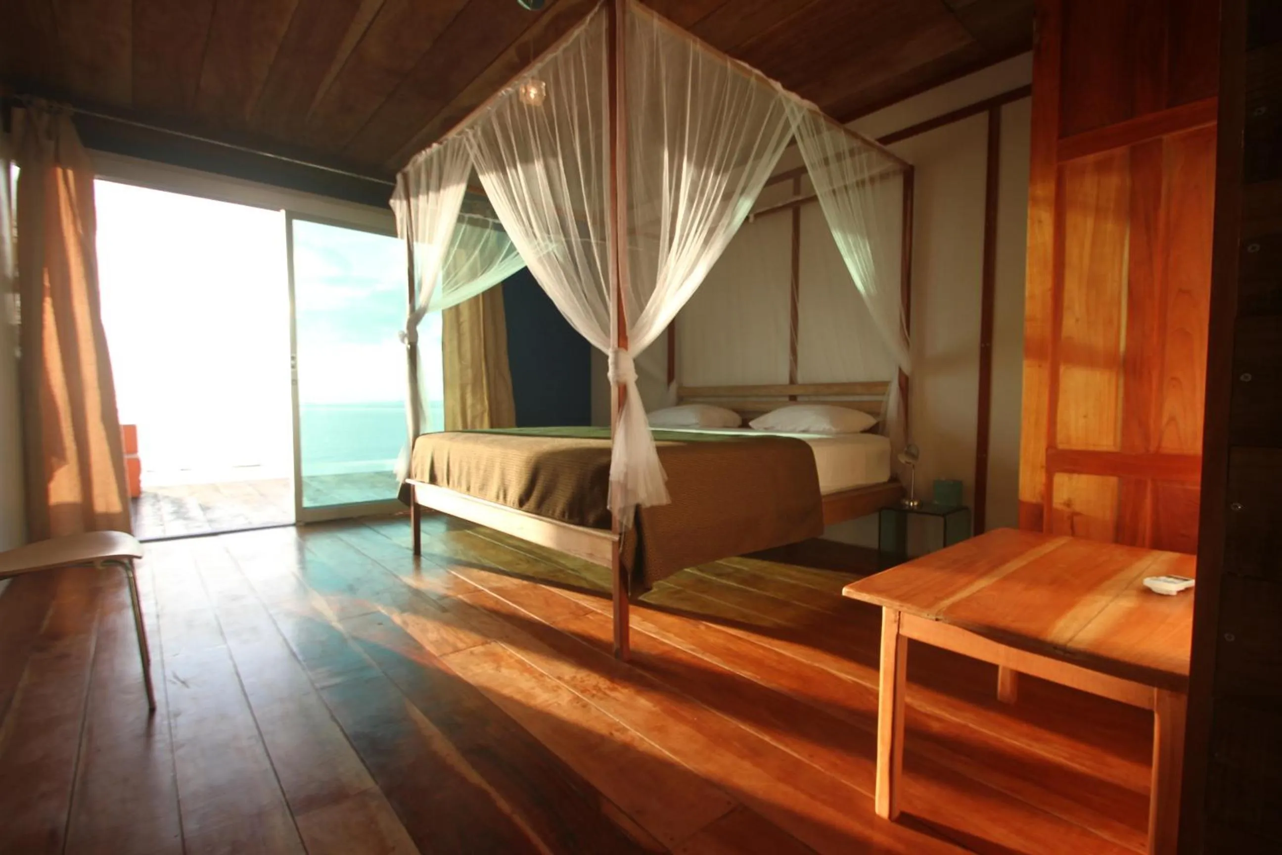 Photo of the whole room, Bed in Camino del Sol