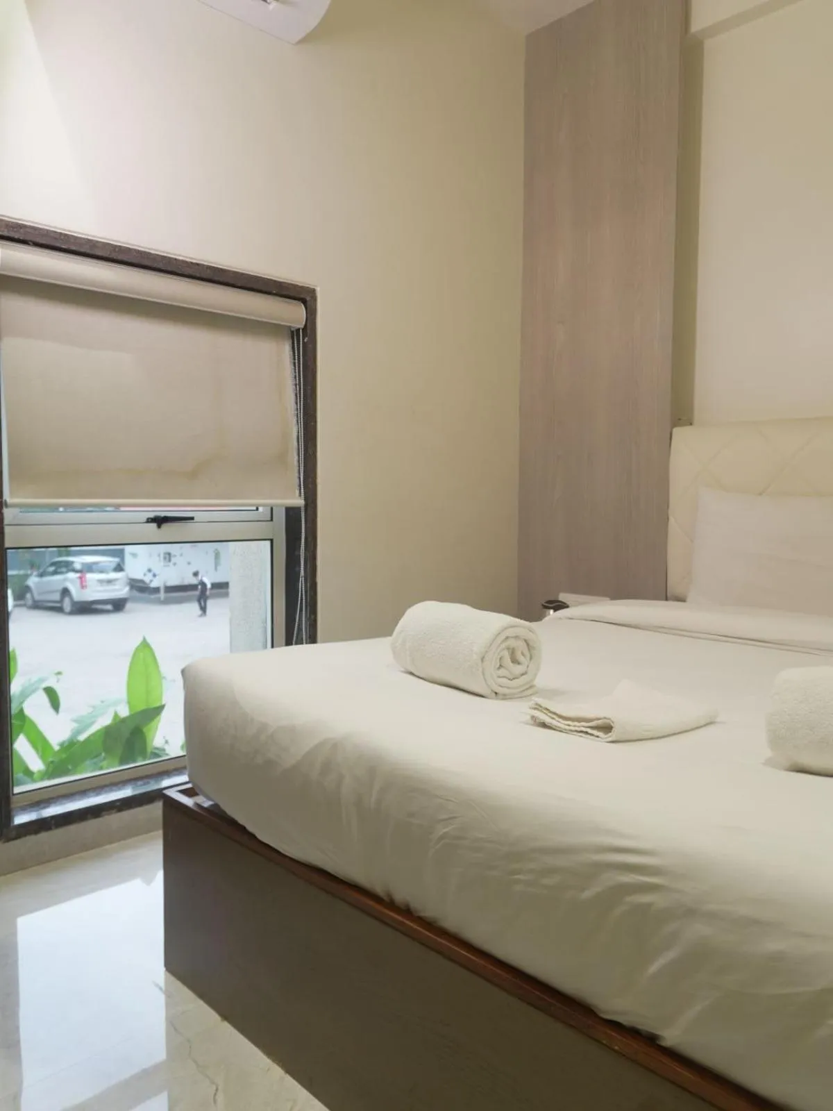 Bedroom, Bed in The Grand Leela Resort