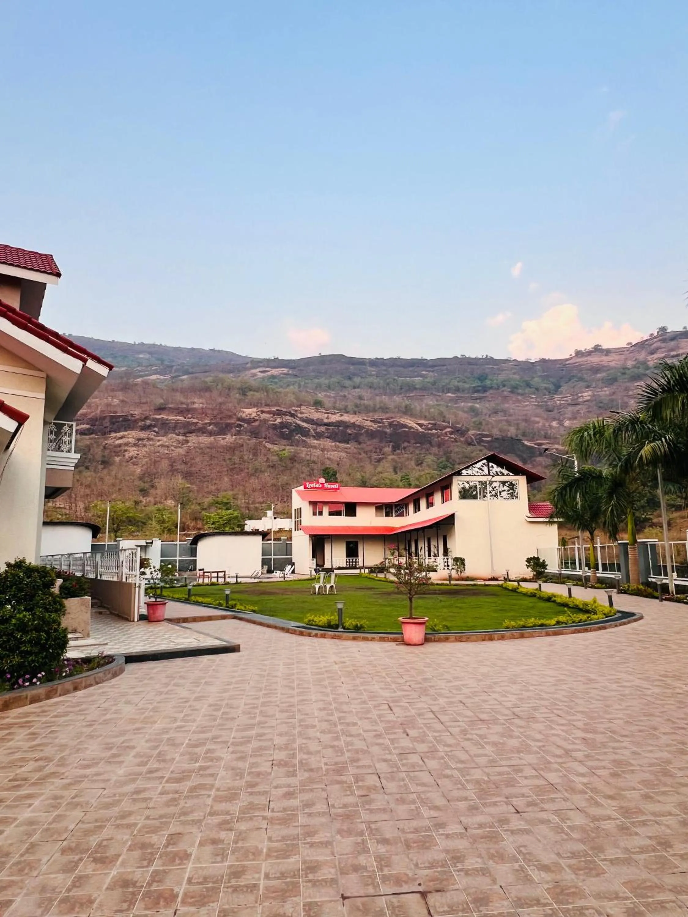 Facade/entrance in The Grand Leela Resort