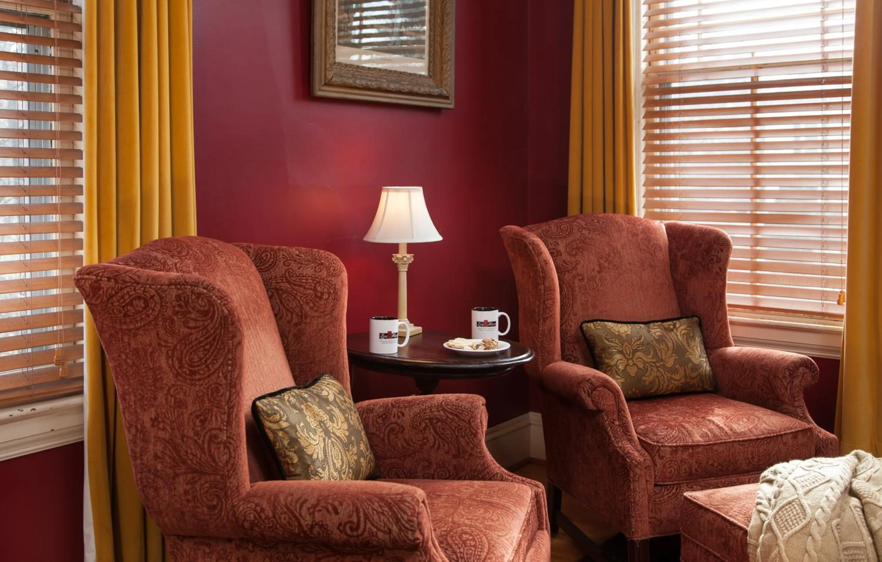 Deluxe King Room in Lang House on Main Street Bed & Breakfast