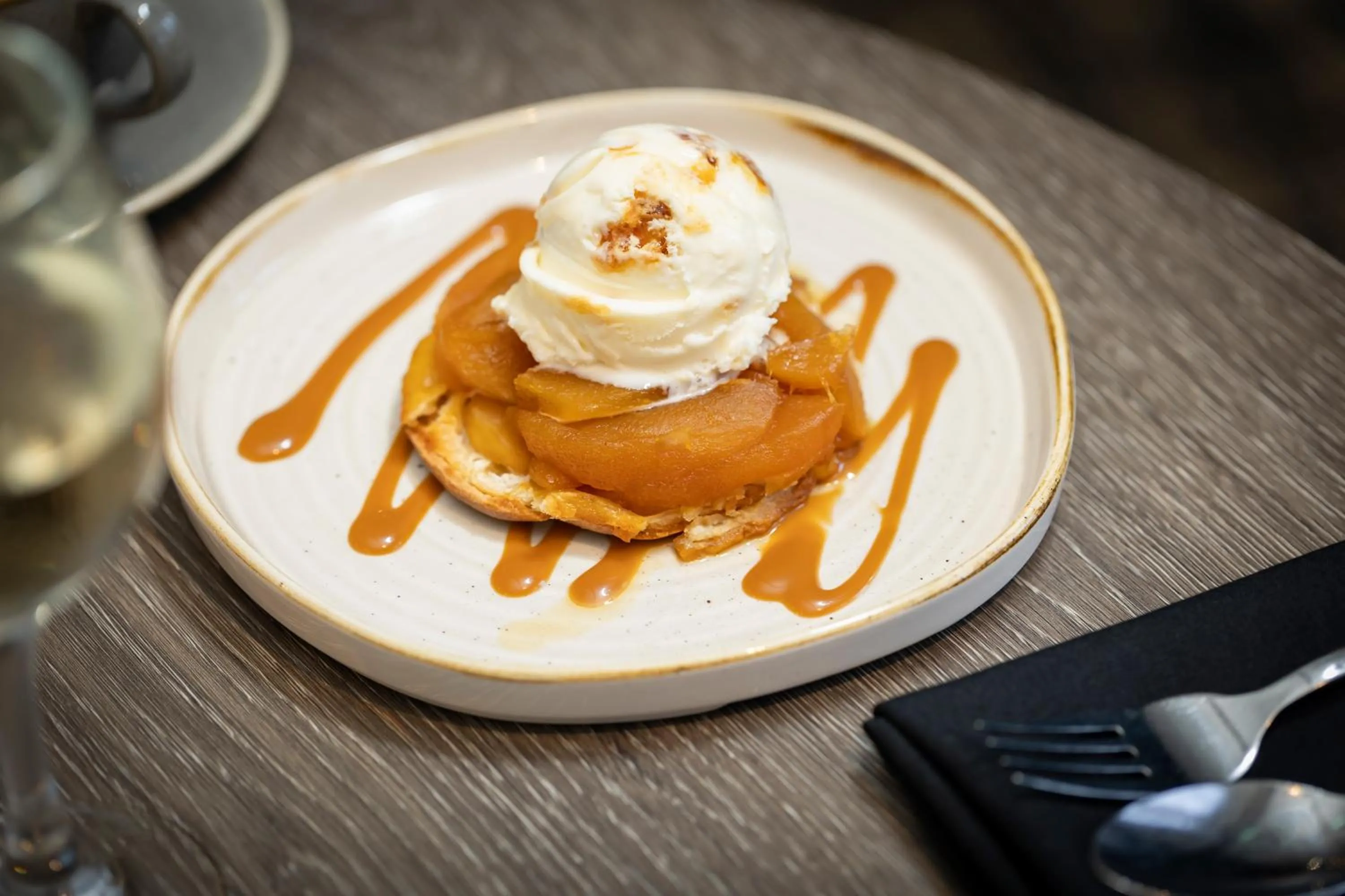 Food and drinks in Crowne Plaza Solihull by IHG